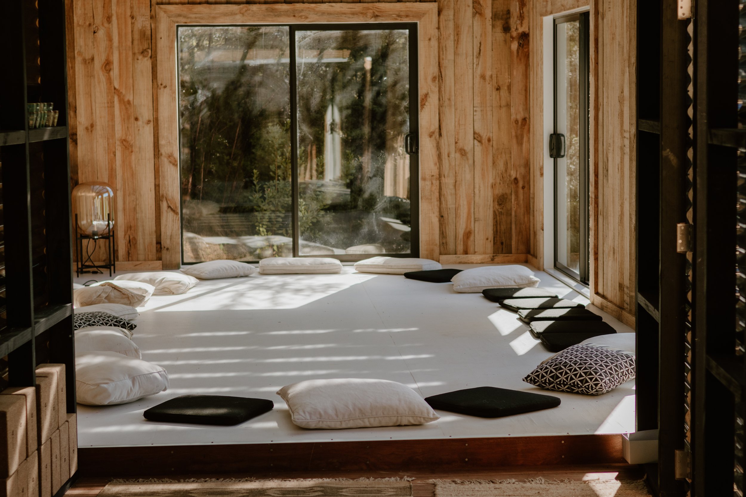 Choosing a Retreat Venue for Practitioners