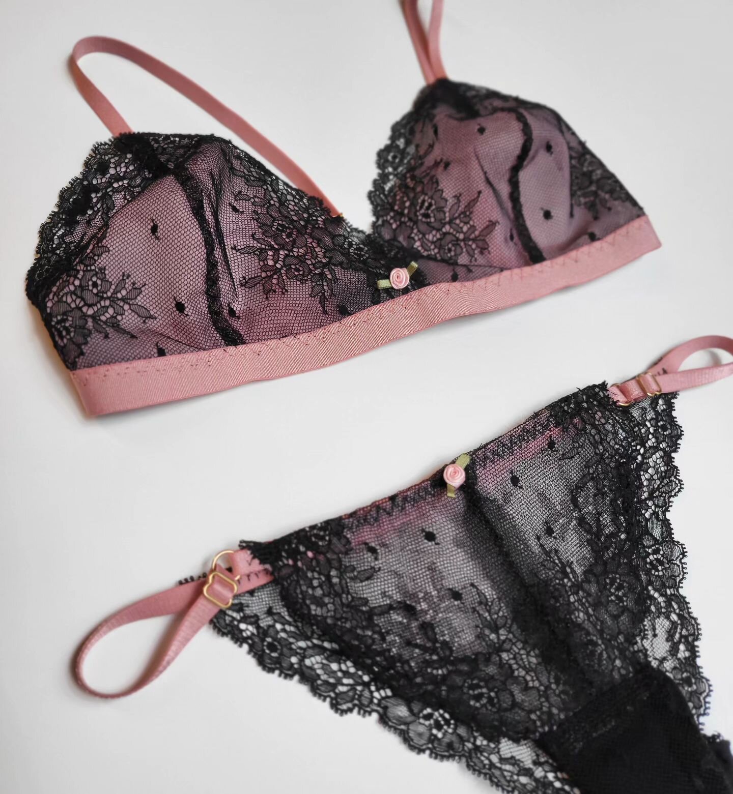 What's more unique and satisfying than making your own lingerie?  Often, we don't even get a chance to take pictures of the final products because you try them on....and just leave the store wearing them! And we are LOVING it!! Link in bio to registe