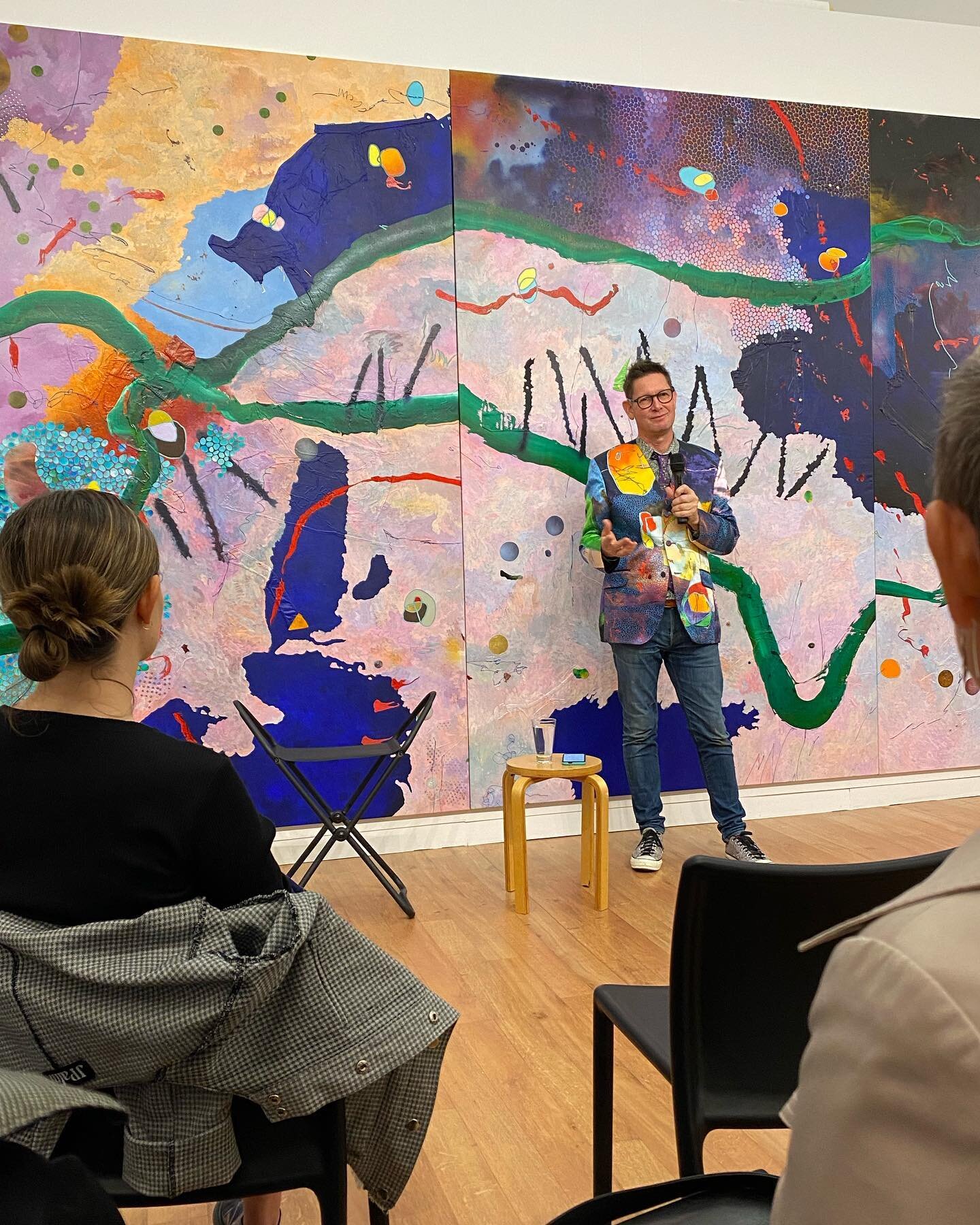 No filter required! 💥
Today&rsquo;s artist&rsquo;s talk with @evanwoodruffe @hastingsartgallery was enriching, with everyone held spellbound while Evan described his motivations, his process, his thoughts and feelings about line and colour, layering