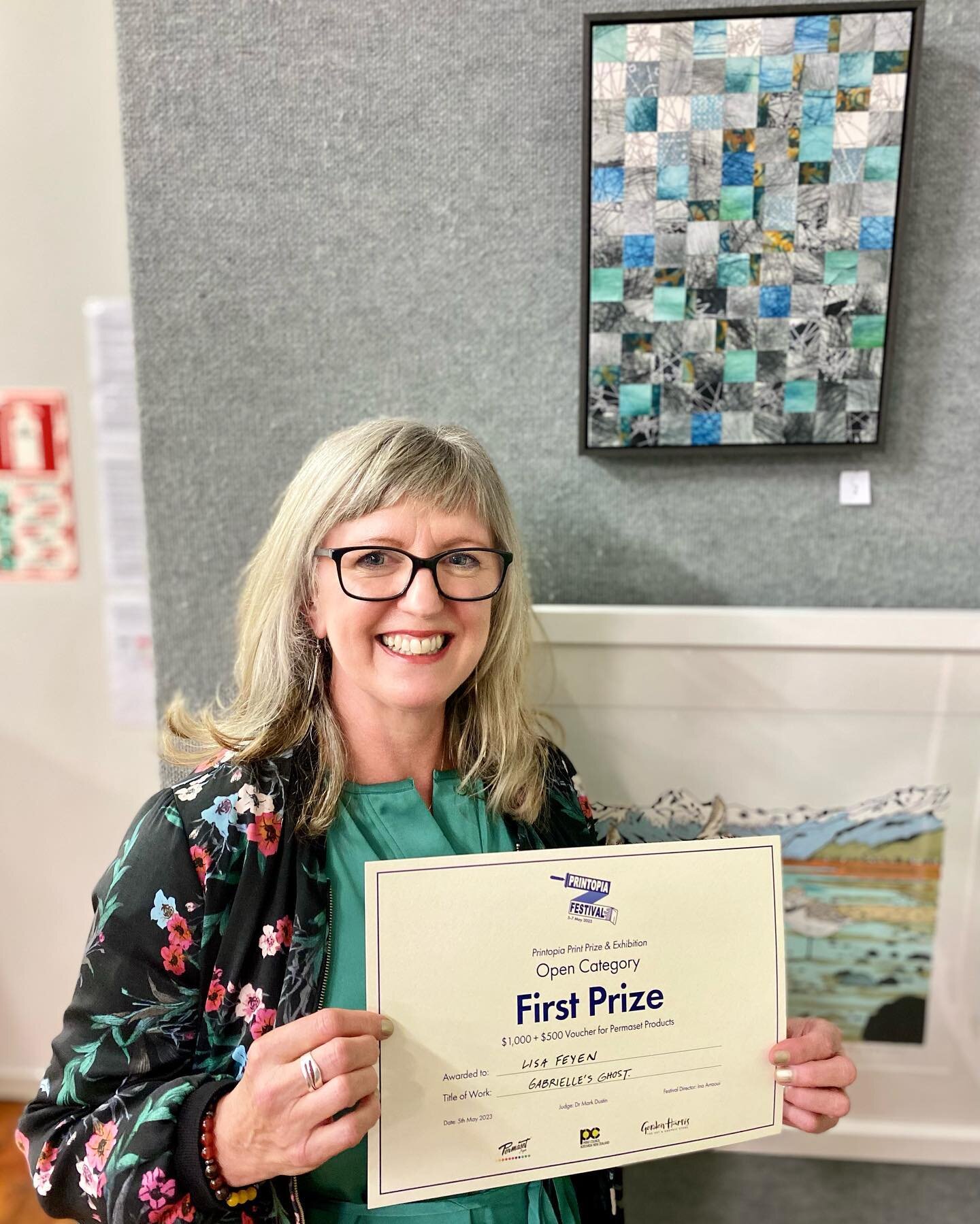 Still stunned to have won first prize in the Printopia festival exhibition open section! 😳❤️Thank you judge Dr Mark Dustin, organiser @inaarraoui and the generous sponsors @permaset_aqua @printcouncilnz @gordonharrisartsupplies 
What a wonderful pri