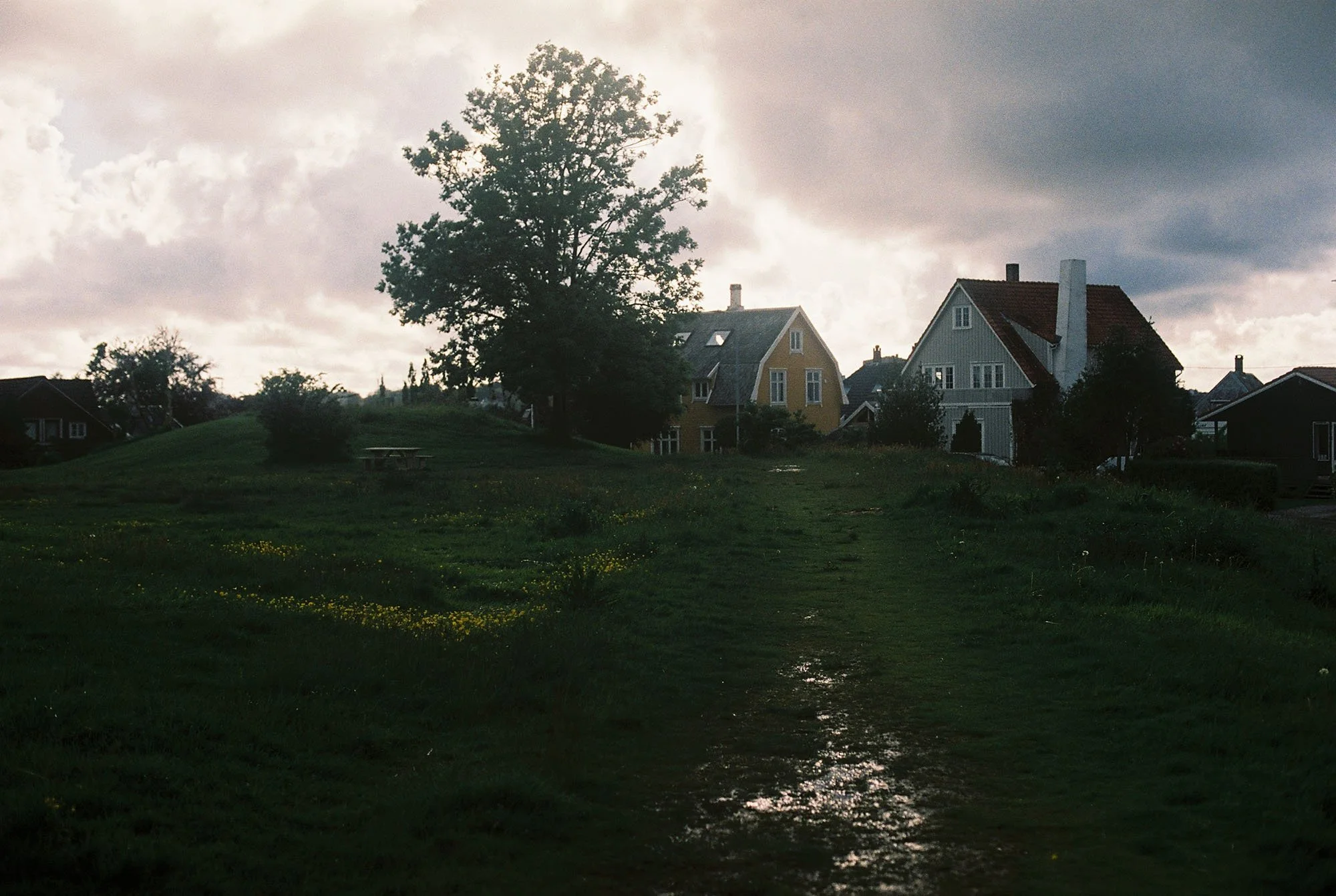 C000144-R1-30-31A.jpg