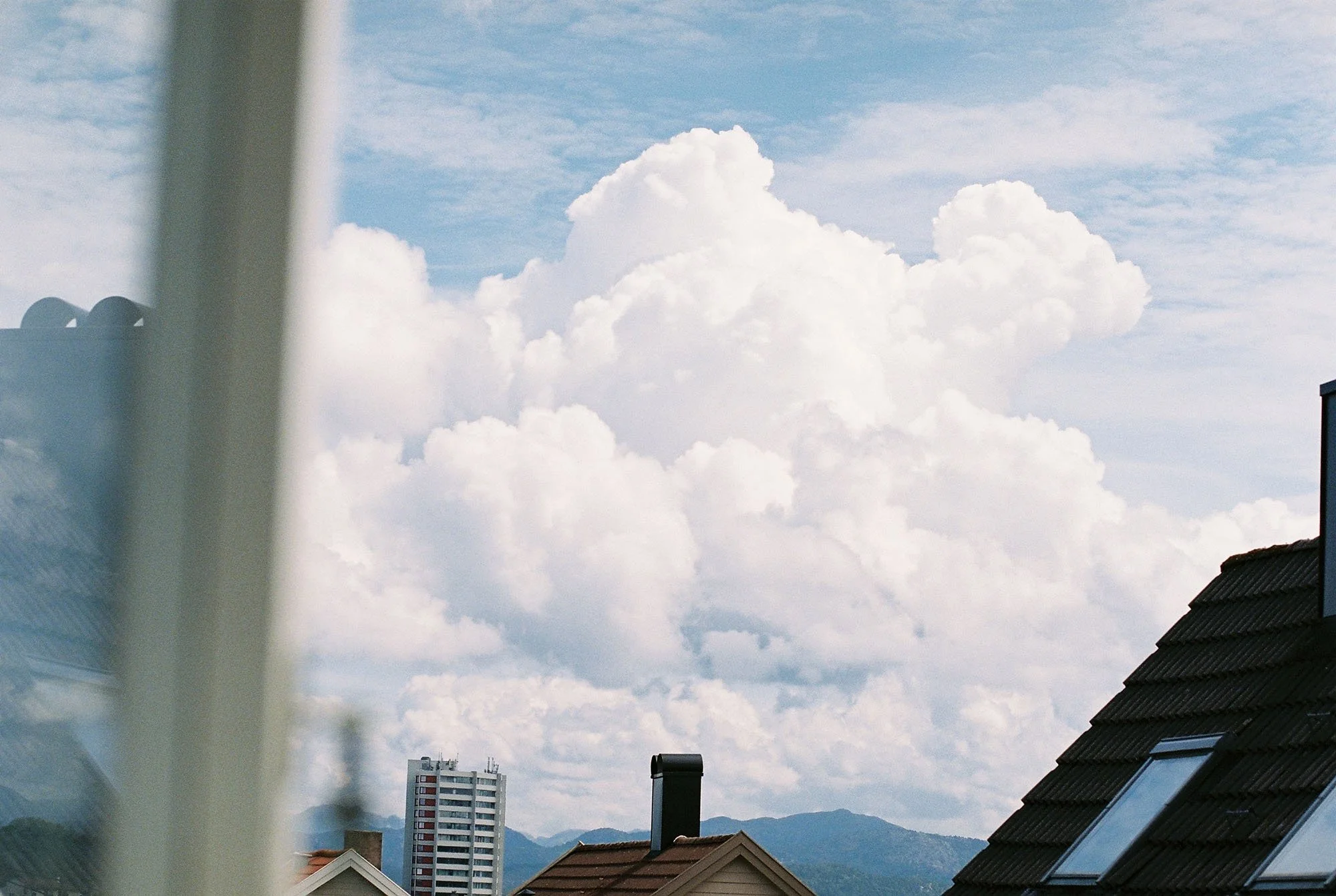 C000142-R1-27-28A.jpg