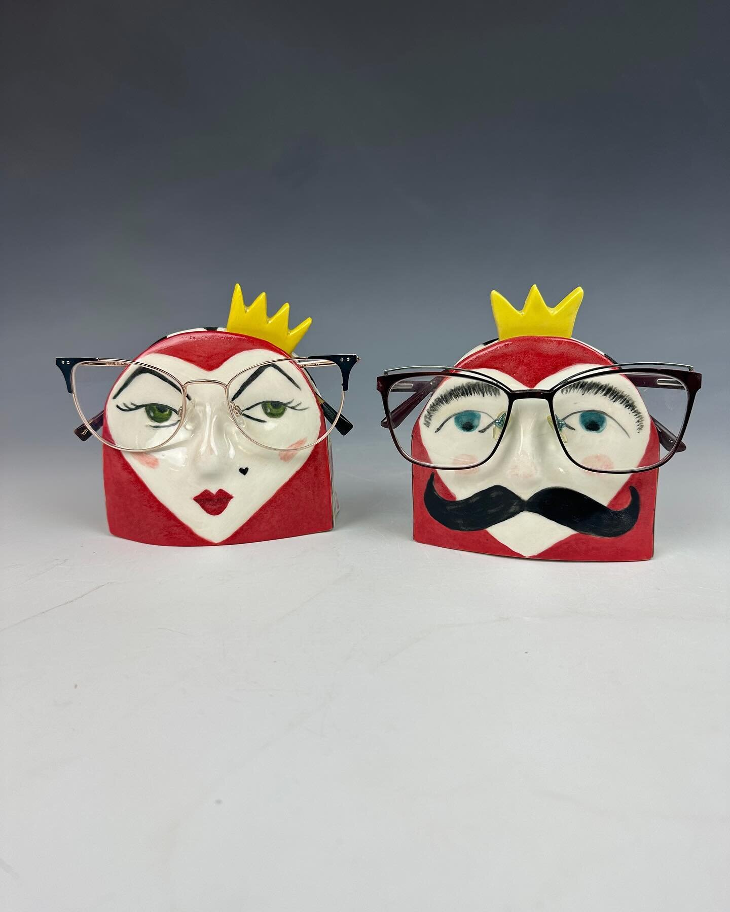 Hello my pretties! This royal duo was made by Jeanette R in Conor&lsquo;s Monday PM class @theclayschool in Lynn, MA

#theclayschool #lynnma #clay #claystudio #clayclassesforadults #essexcountycreates