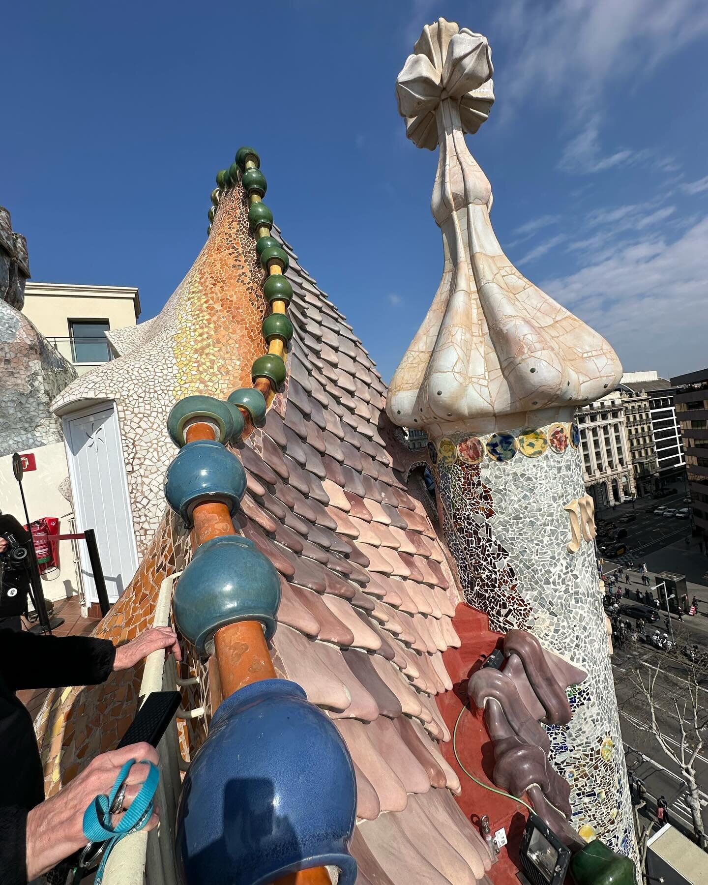 When clay is used in unexpected ways it makes my heart sing!! thank you Gaudi!  @casabatllo 🥰🥰🥰