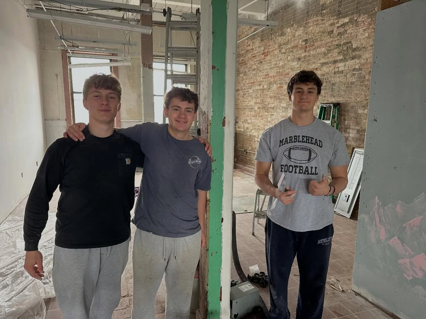 Special thanks to my VERY HELPFUL volunteers who helped me out today cleaning out and painting the new studio space @theclayschool