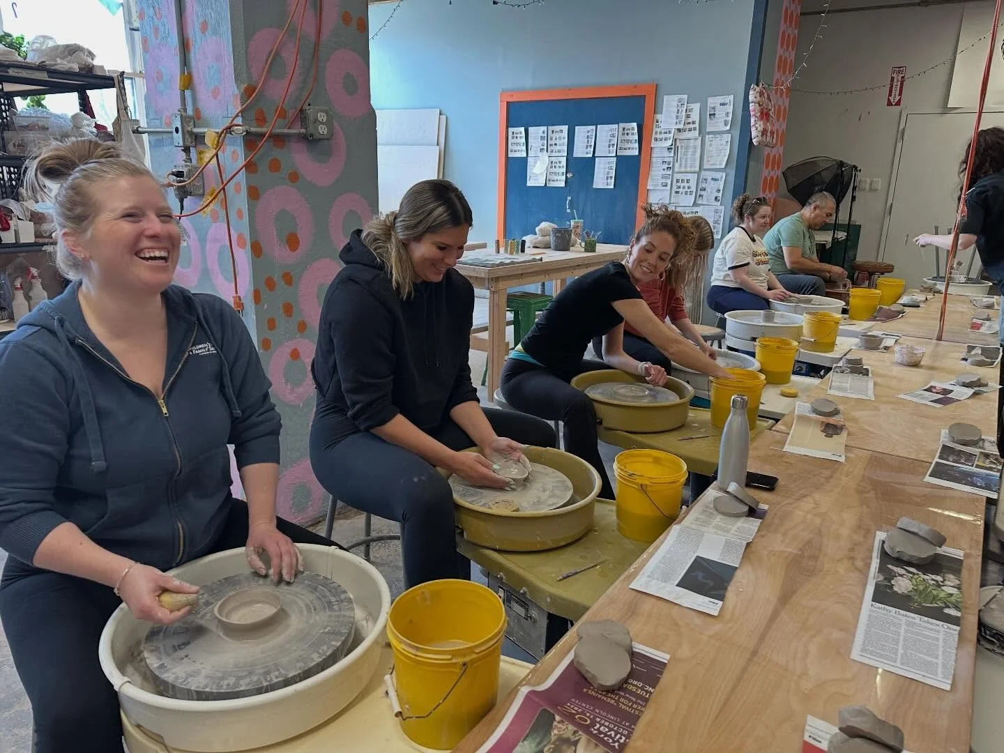 WE FINALLY HAVE SPACE FOR NEW STUDENT! 🤩🤩🤩🤩🤩🤩🤩🤩
registration starts this Sunday, April 12 at 9:30 AM
Check out all the cool classes coming up on our website
TheClaySchool.com