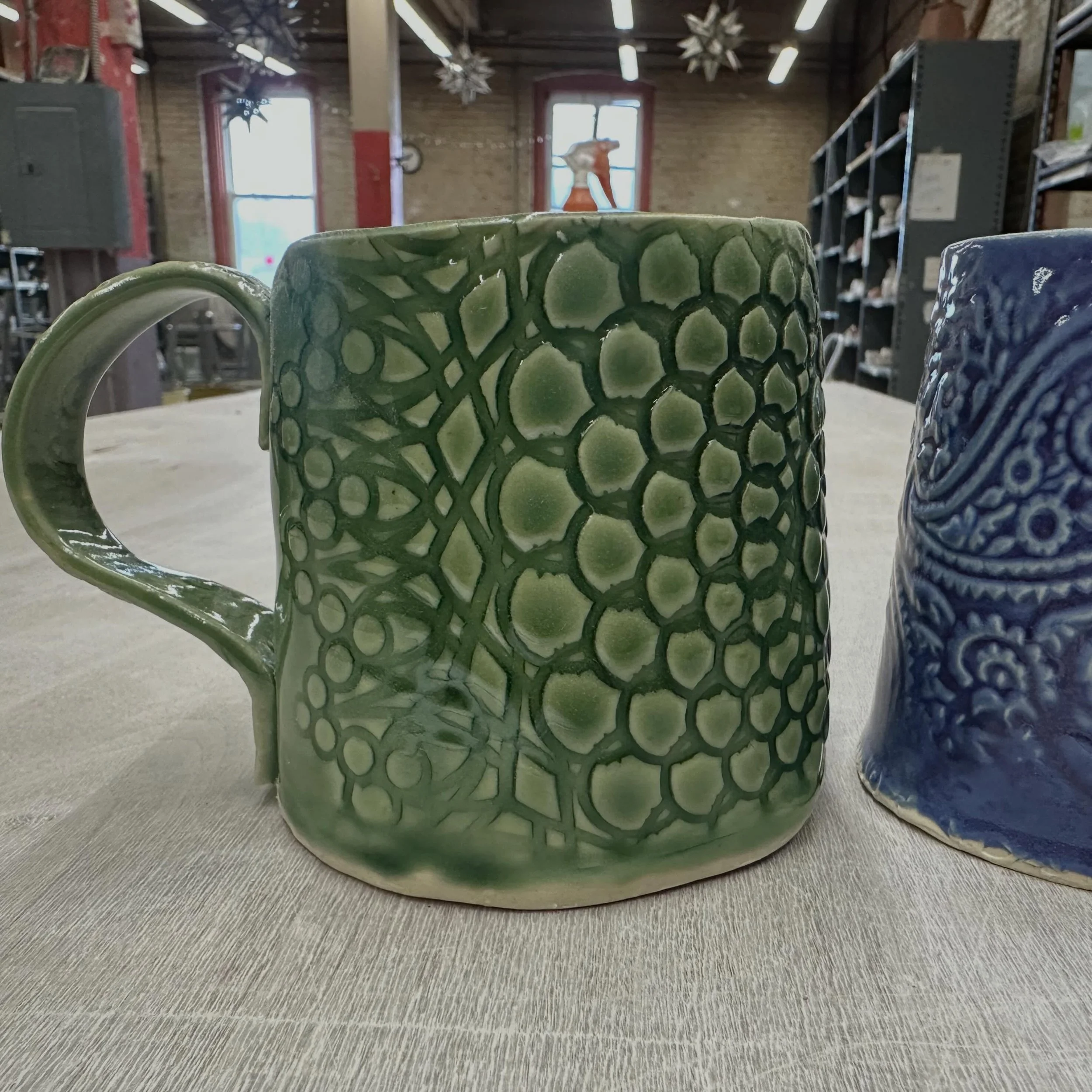 Make your own!!! THIS SATURDAY 7-9pm  @theclayschool come make a mug or flower vase!! 
Sign up at www.TheClaySchool.com under workshops - Date Night ❤️❤️❤️❤️❤️