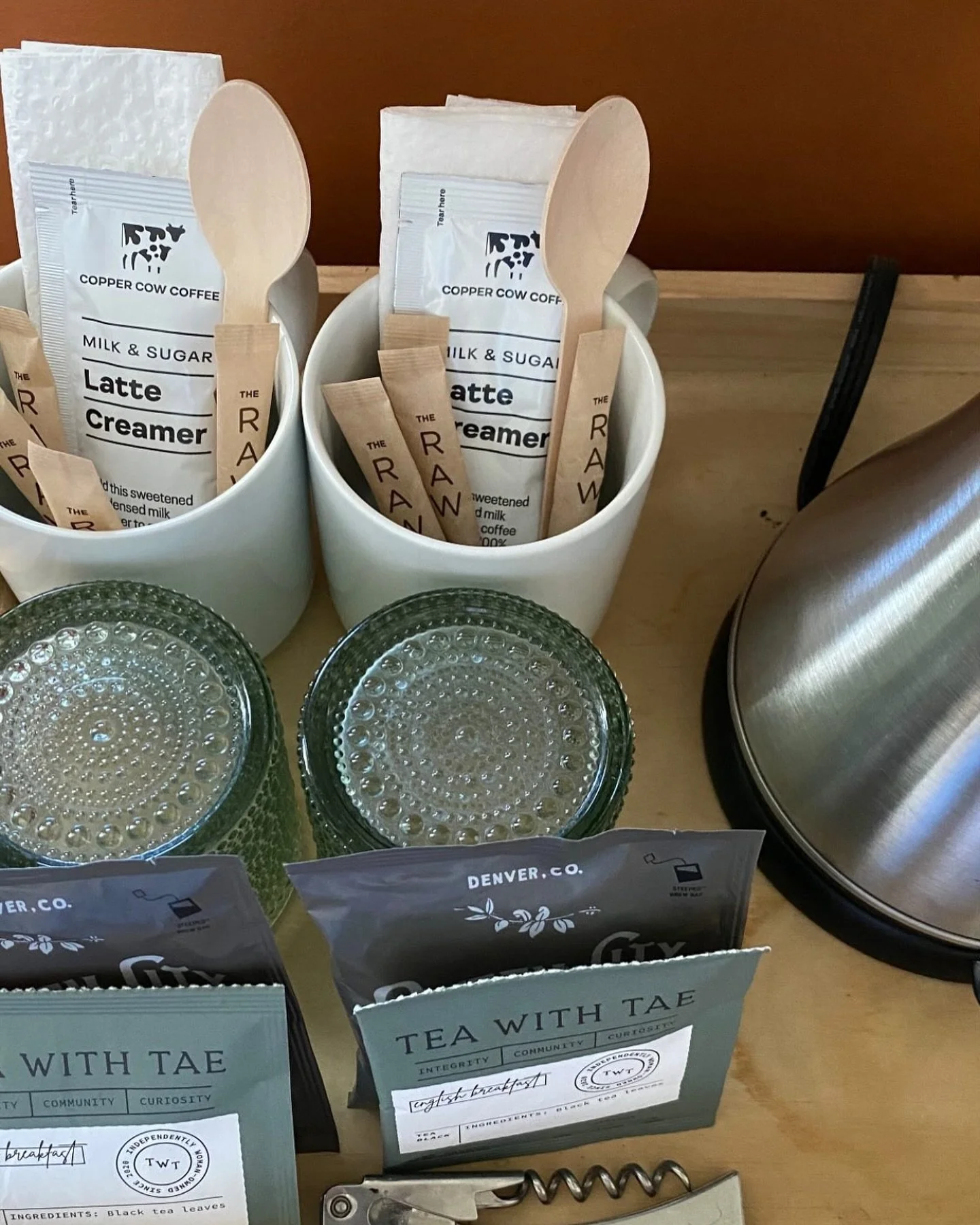 One of our favorite things is seeing how guests creatively capture the down-to-earth vibe here at the Moon and around Del Norte — thanks to @hendersonsinthewild for staying and sharing 🌙 📸 
#wherethewestrests #delnorteorbust #smalltownusa #m