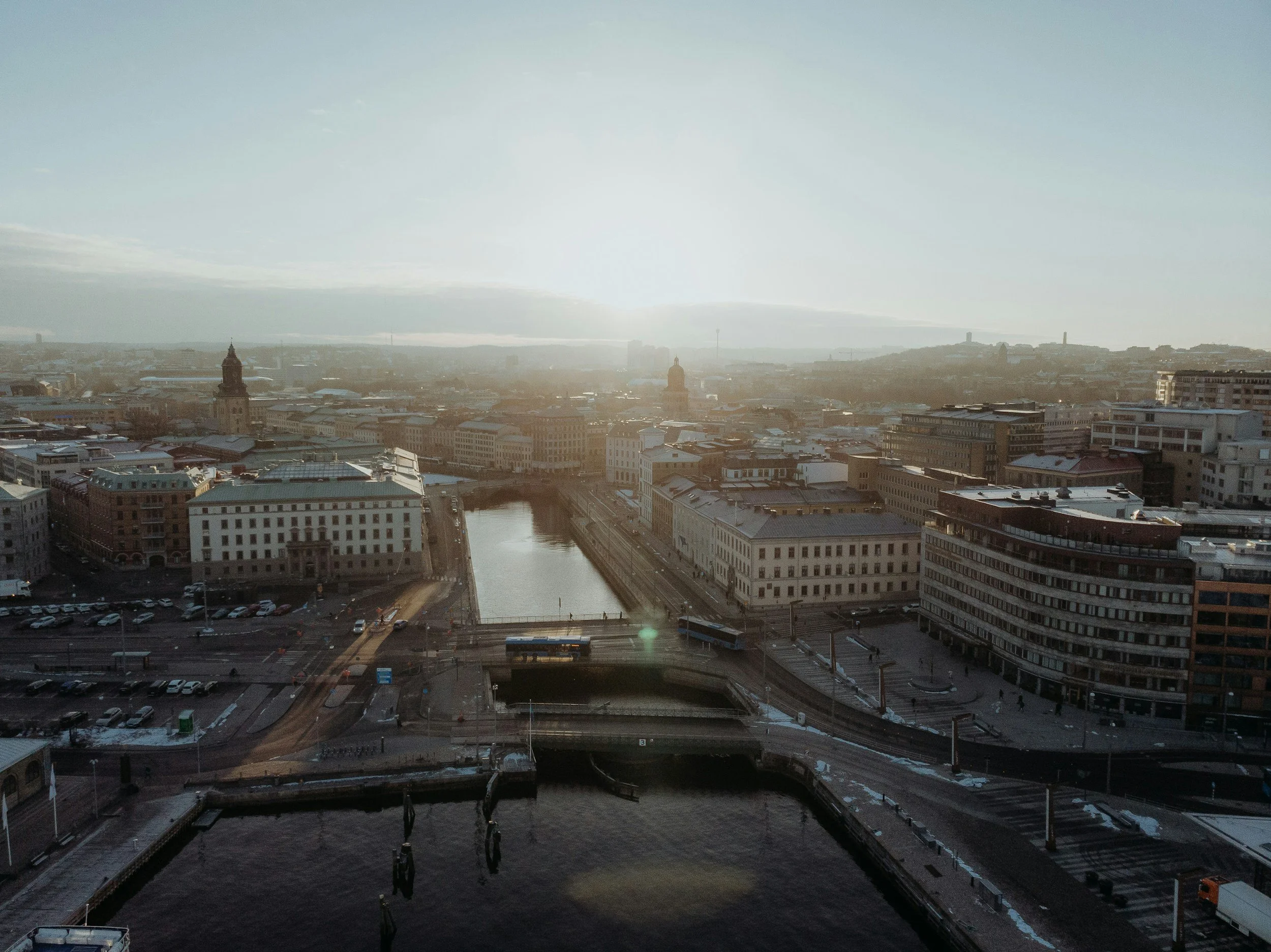 unsplash-image-KnXuzzv1lAE.jpg