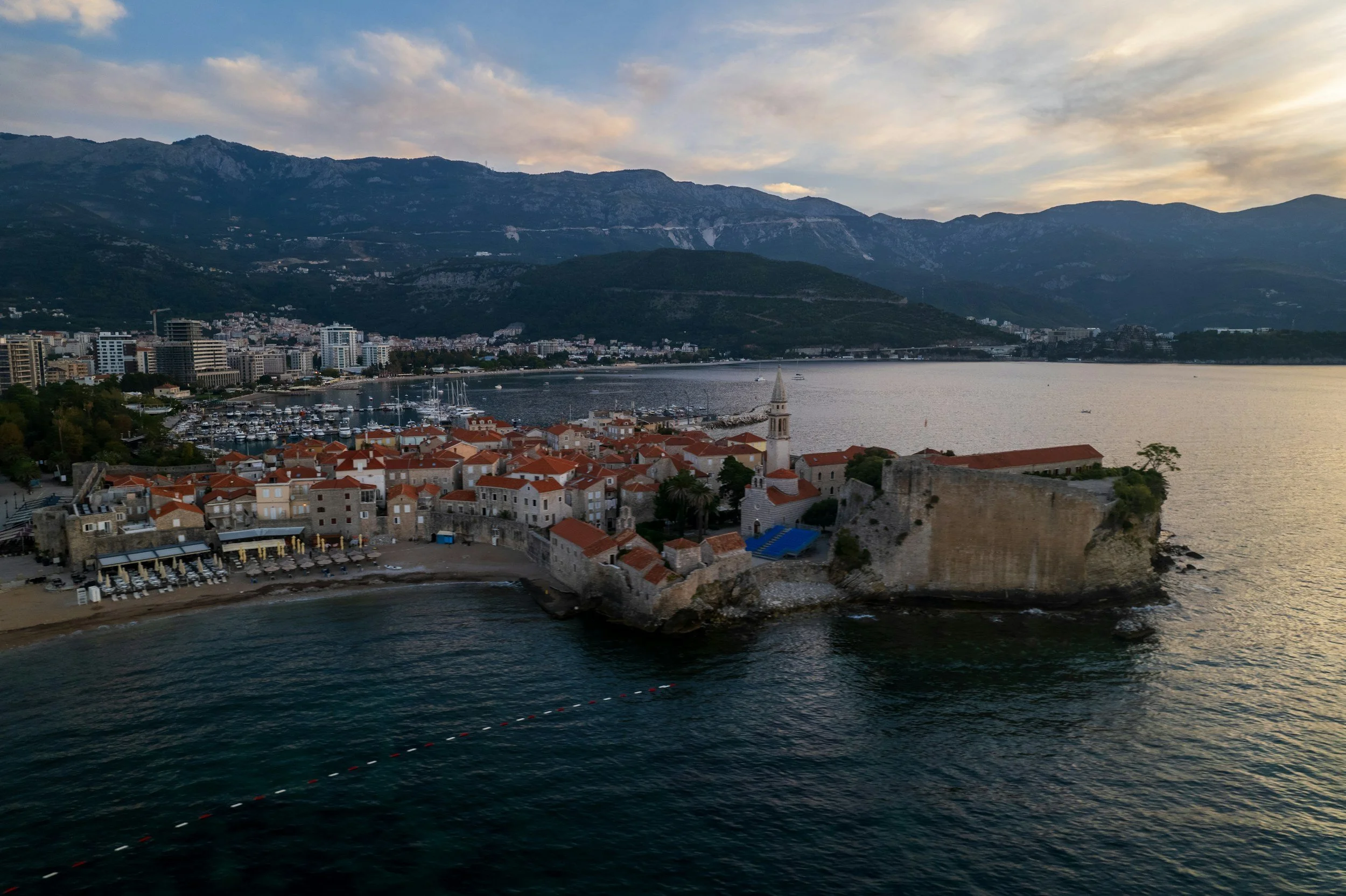 unsplash-image-VK3quS-Yz08.jpg