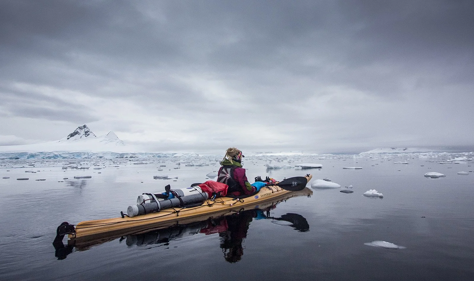 Wild-Connections-kayak-antarctica-01.jpg