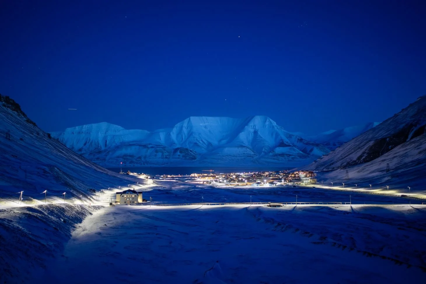 Longyearbyen_in_January_Photo_Eveline__Lunde.jpg