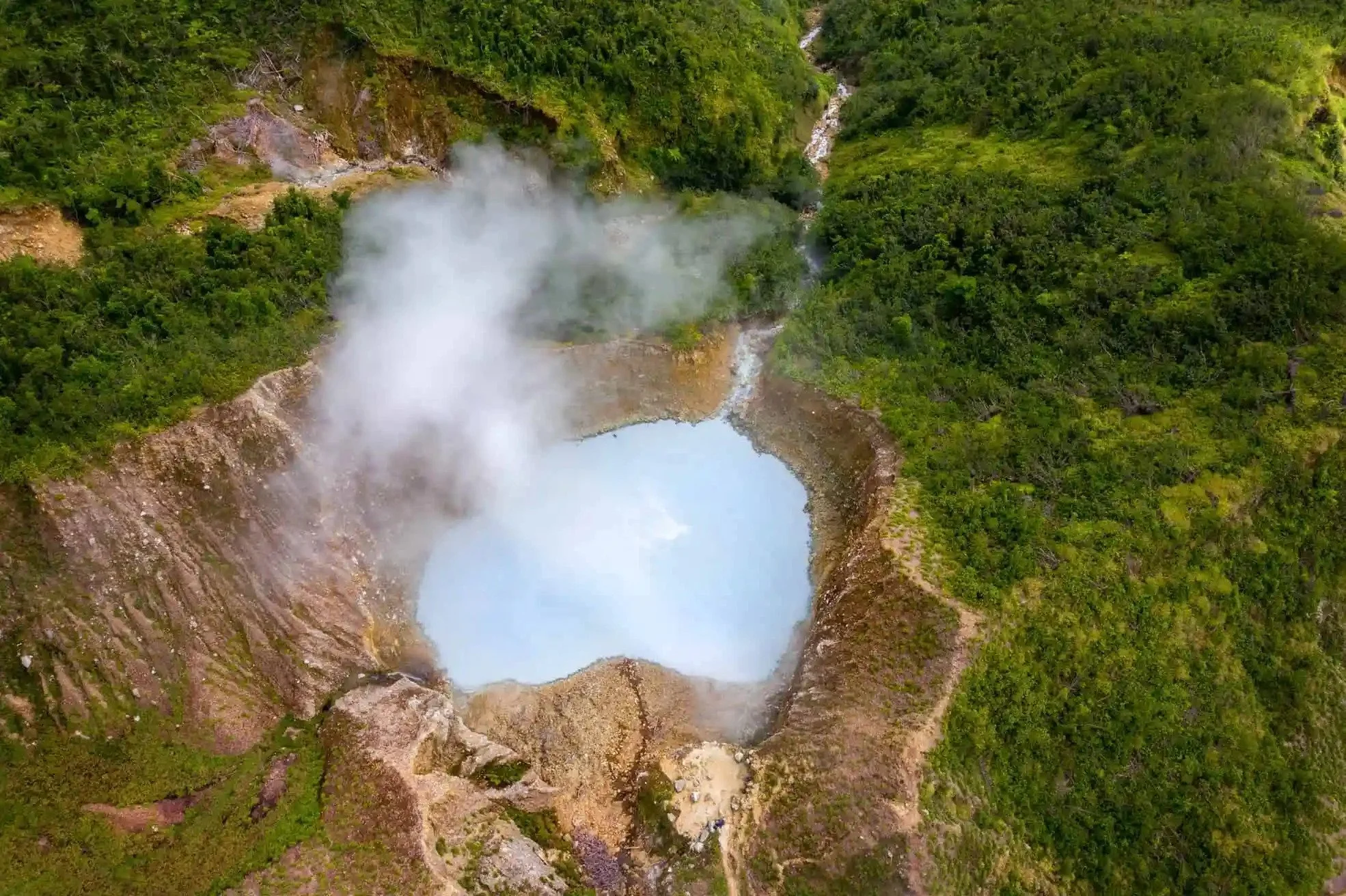 The-Boiling-Lake-Dominica-2.jpg.jpg