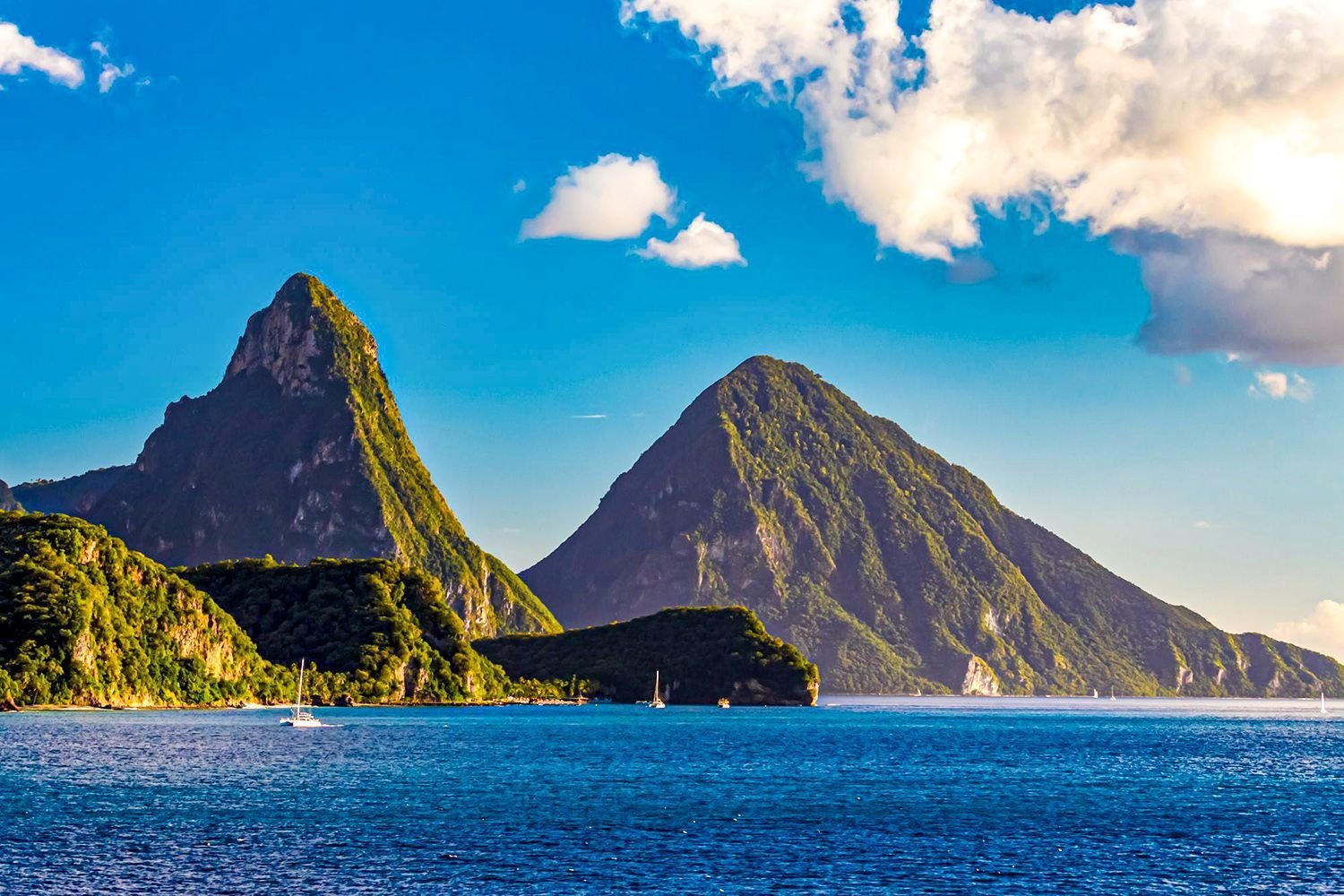 Pitons-Mountains-Saint-Lucia-1.jpg