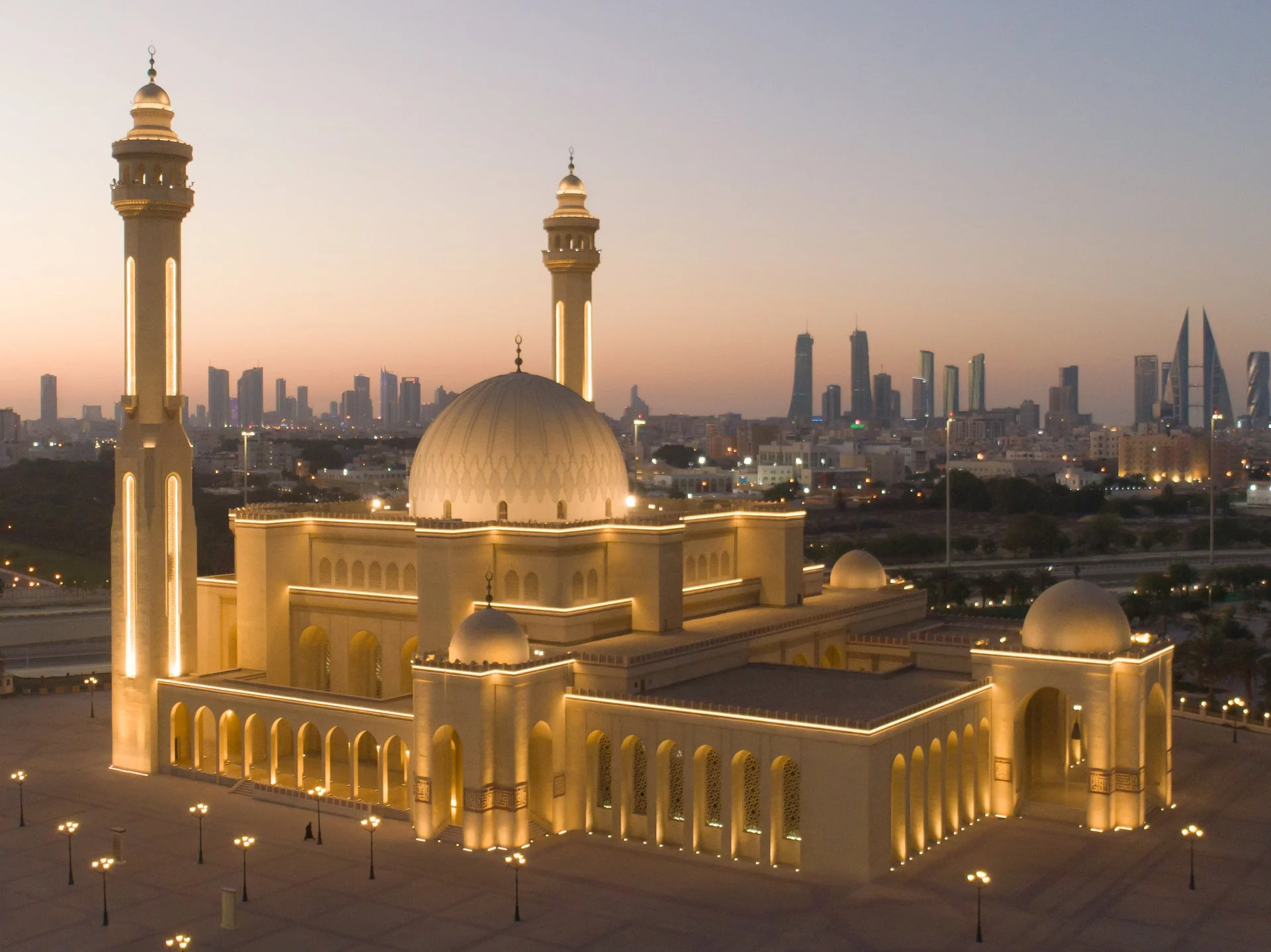 2grmosque.jpg