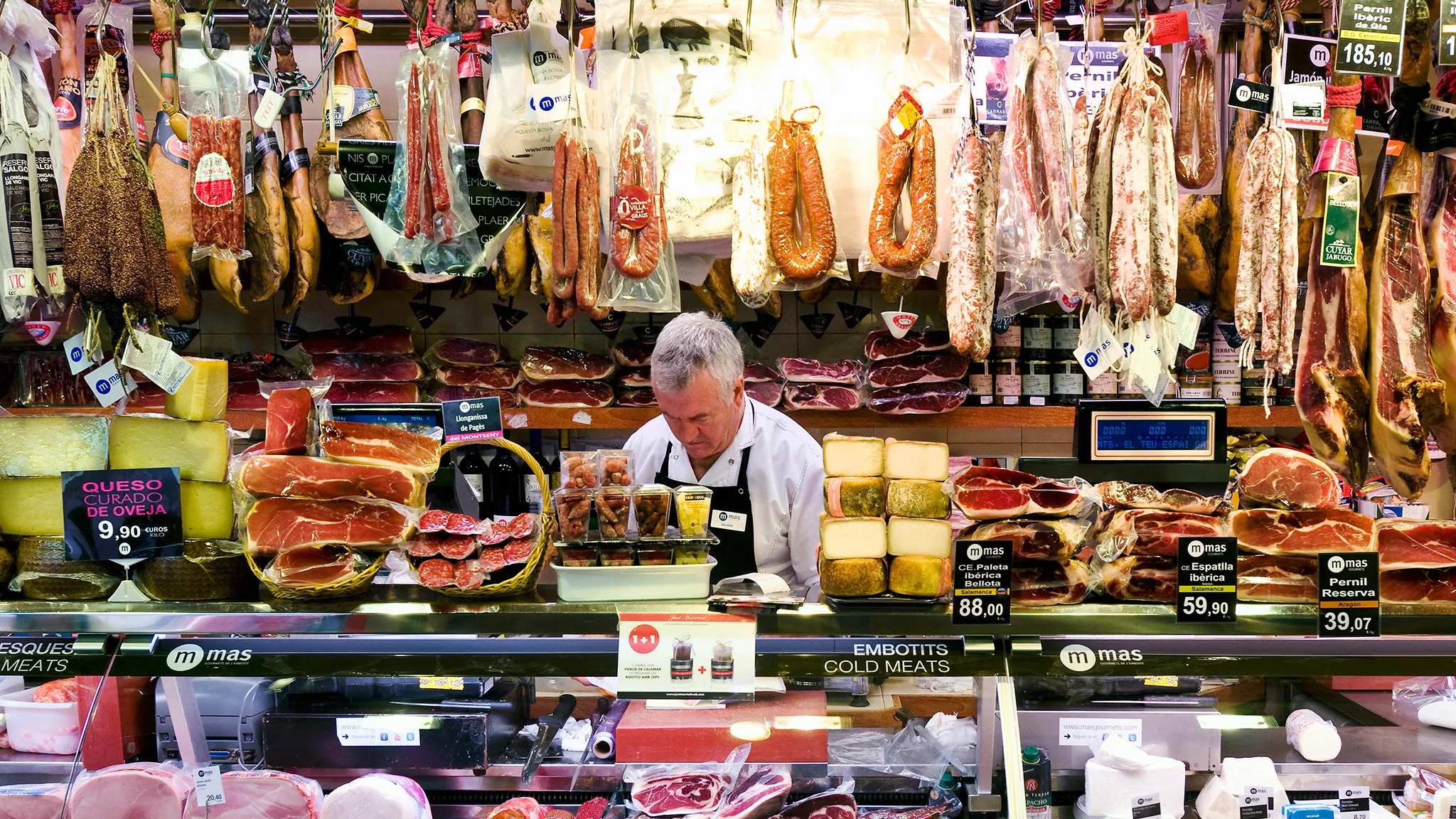 food-markets-la-Boqueria-market-Barcelona-GettyImages-152366622.jpg.jpg