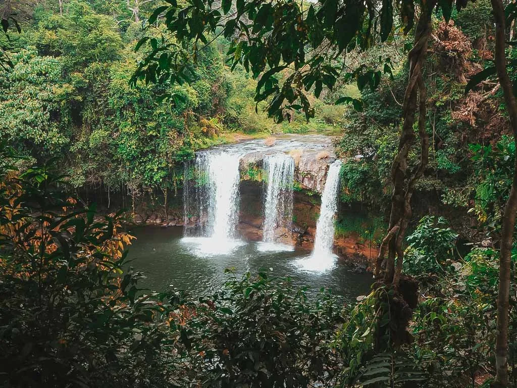 que-hacer-en-pakse-bolaven-plateau-laos-cascada-tad-champee.jpg