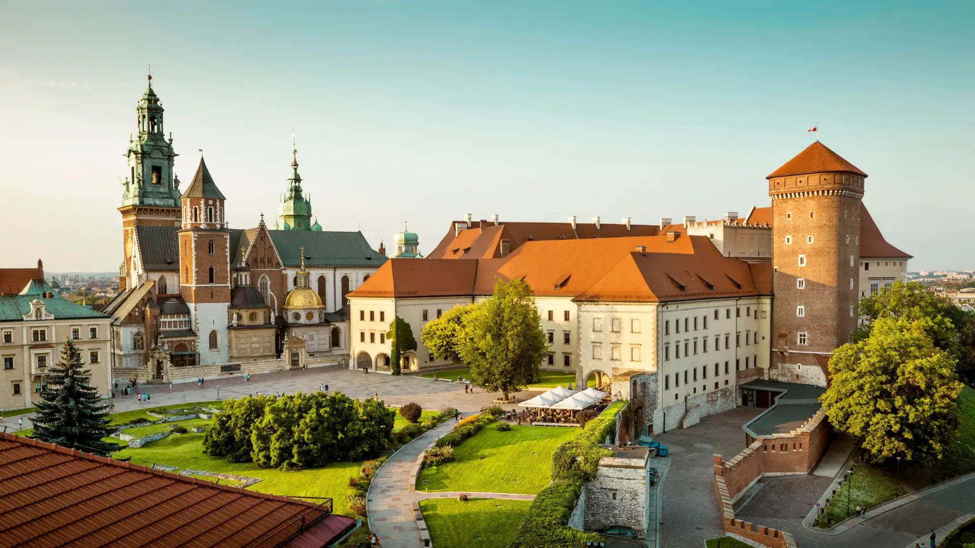 The-History-and-Significance-of-the-Wawel-Castle-in-Krakow.jpg