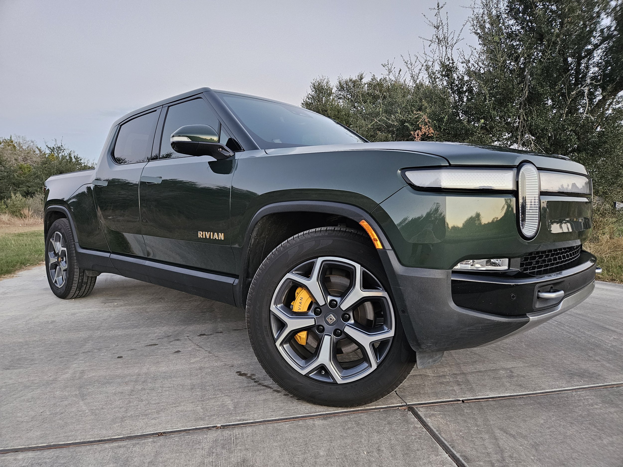 2022 Rivian R1T Launch Edition's photo