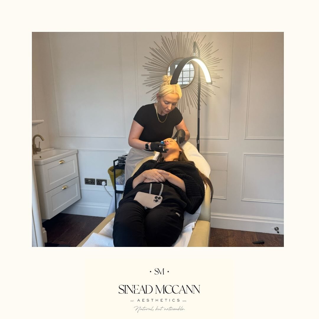 S H A D O W I N G
•
After more than 8 years, why do I still spend money going over things I’ve done before?
Sometimes, you fall out of love with treatments, you lose your confidence, or you just want a refresher. I do my CPR training