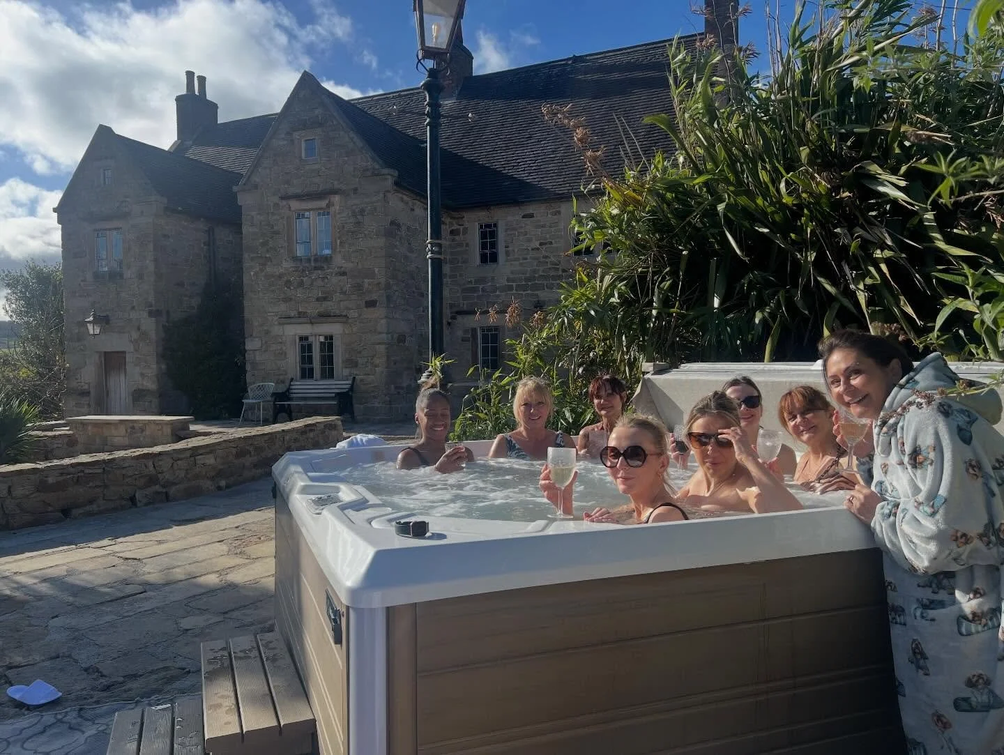A P R I L  R O U N D  U P 

&bull;

✨ A gorgeous weekend away with the girls 
✨ Dex got a freshen up 
✨ Hot tub at the Dream House 
✨ Back on Infliximab 
✨ Obagi landed in clinic 
✨ My favourite treat 😍
✨ A day in London for Sunekos training 
✨ BCSP