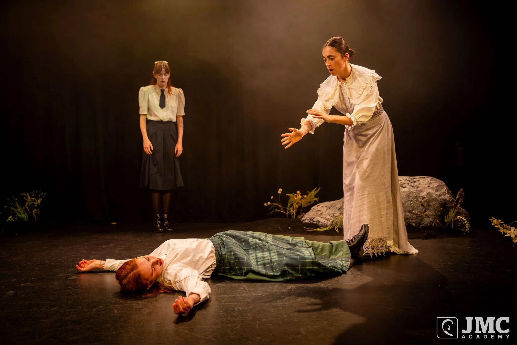 JMCPICNICATHANGINGROCK-07364.jpg