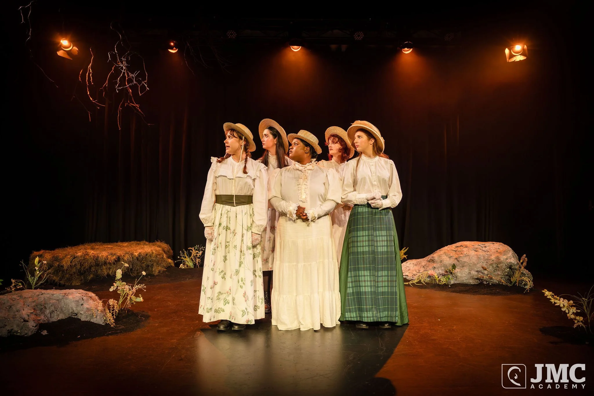 JMCPICNICATHANGINGROCK-07794.jpg