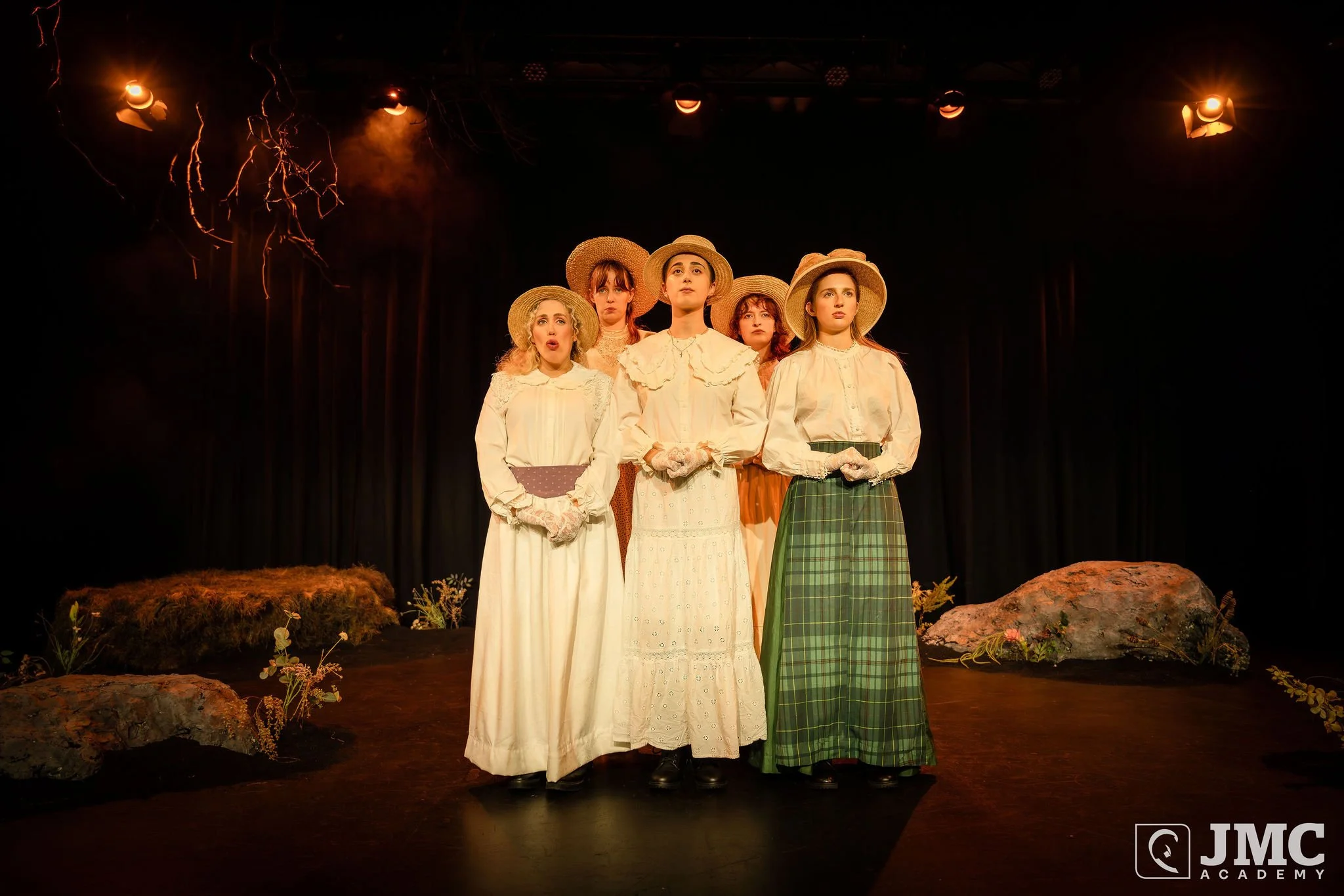 JMCPICNICATHANGINGROCK-07568.jpg
