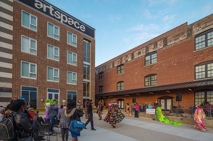 Swipe for a virtual South Main Social experience &rarr; ⁠
⁠
SMA is teaming up with the Downtown Neighborhood Association for the ✨ second-ever ✨joint meeting on Tuesday, May 16th! You are invited to join us at the South Main Artspace Lofts, a mixed-u