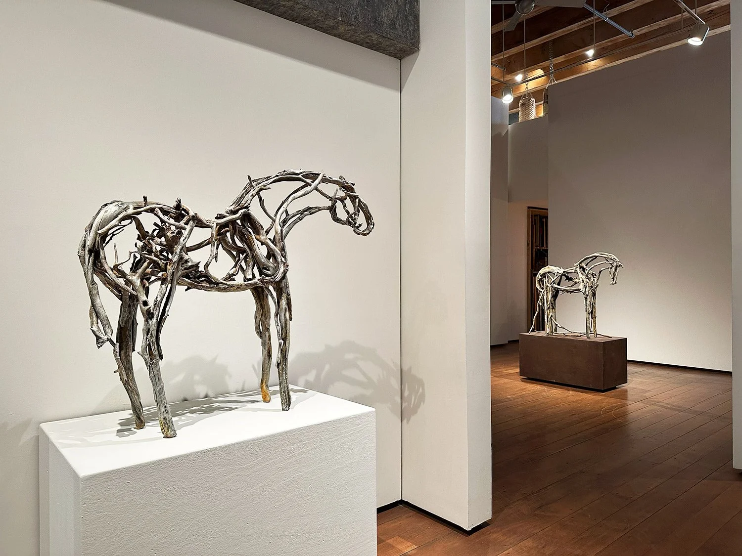 Deborah-Butterfield_Sculptures-2026_install-9.jpg