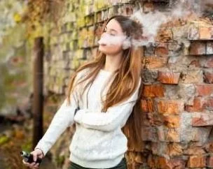 Study: More Pregnant Adolescents Use E-cigarettes