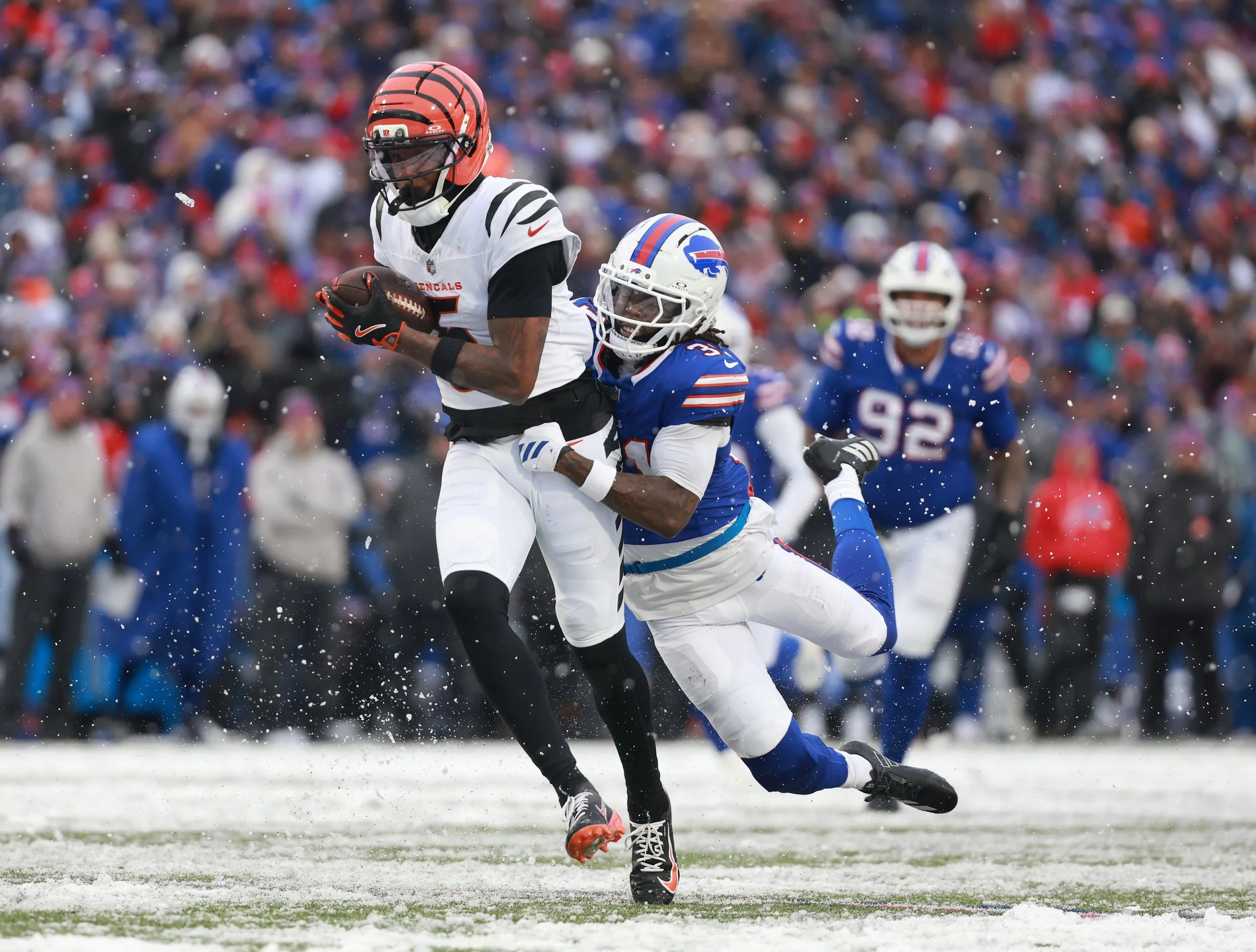 Tee Higgins Max Hairston photo Jerome Davis.jpg