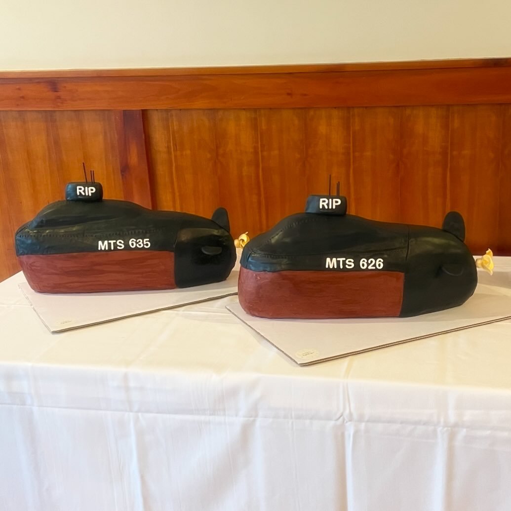 A few weeks ago we had the honor of making these submarine cakes for MTS 635 &amp; MTS 626&rsquo;s  retirement party. 

#submarine #submarinecake #navycake #buttercreamcakes #mts635 #mts626 #carvedcake #charledtonsc #charlestonliving #customcake #gro