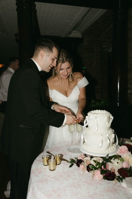 website bride and groom cake.JPG
