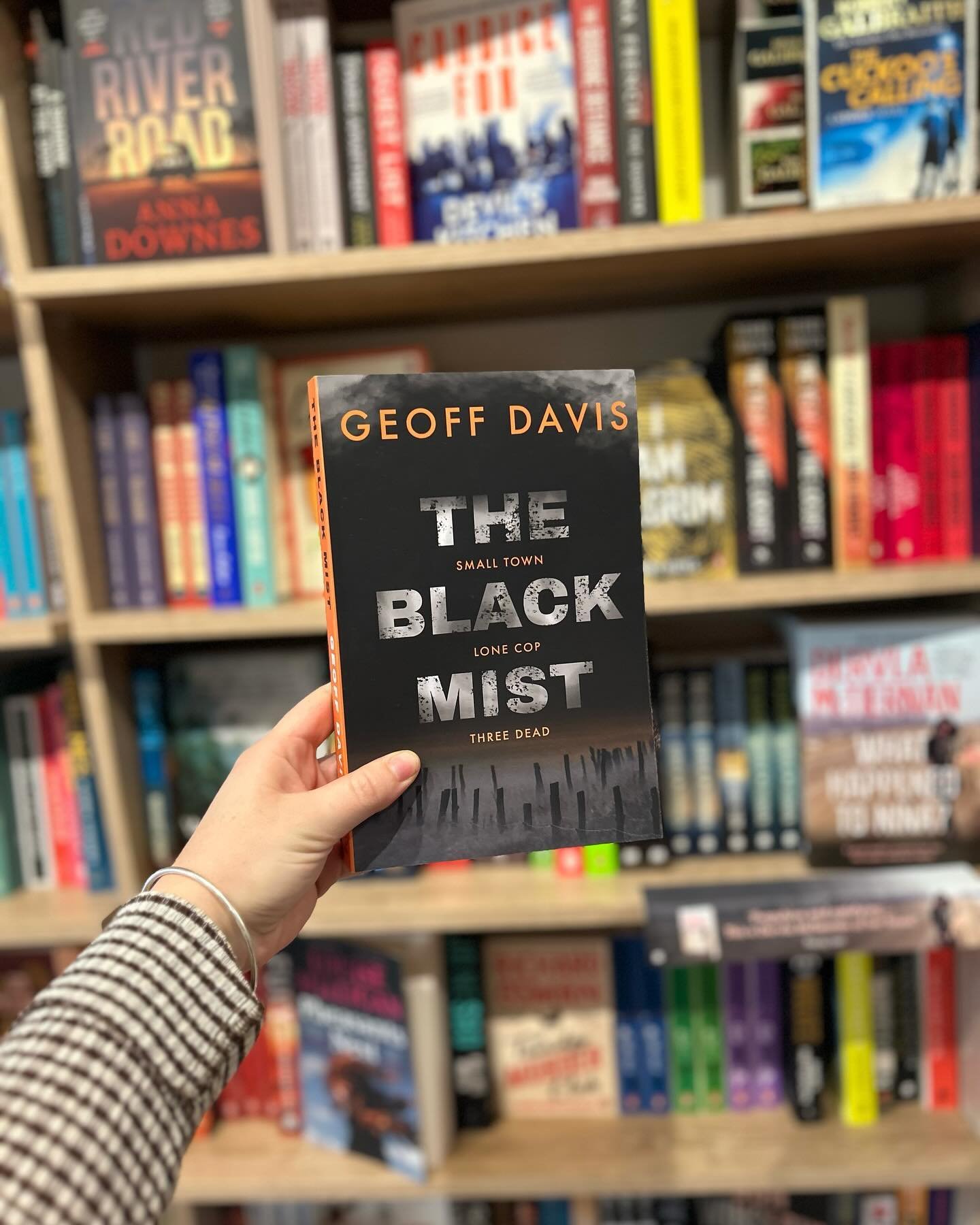 We&rsquo;re thrilled to stock The Black Mist by local author (and much loved customer) Geoff Davis 📖😱🚔

A wild ride through Australia&rsquo;s remote high-country, The Black Mist is a gripping cop thriller full of quirky small-town characters, dark