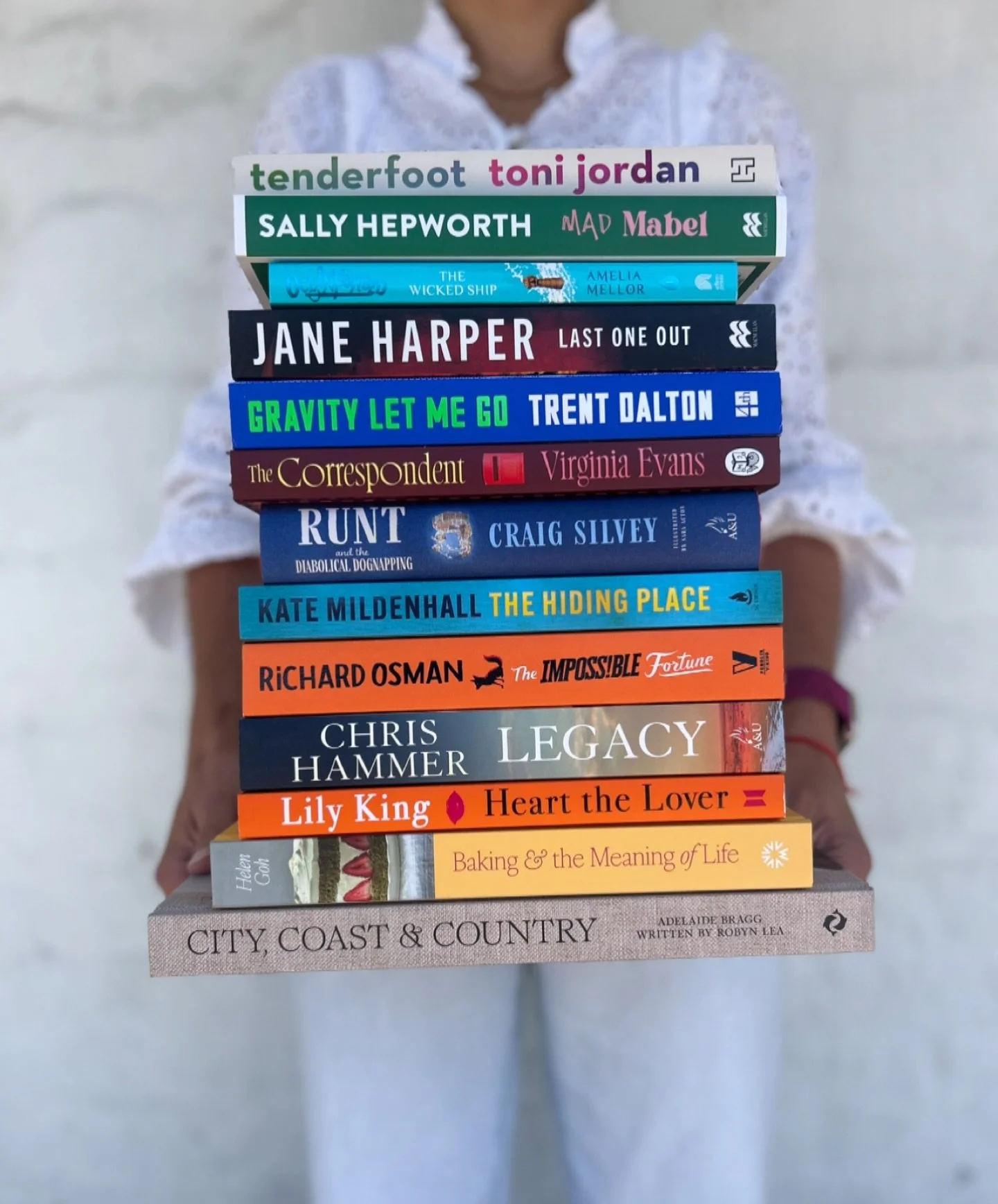 October bestsellers! π
An almost all Aussie lineup reflecting our biiiiig month of events with @amelia_r_mellor, @helen_goh_bakes, @adelaidebragg, @robynleaphotography & @kmildenhall topped off with our Spring book club pick Tenderfoot by @toni