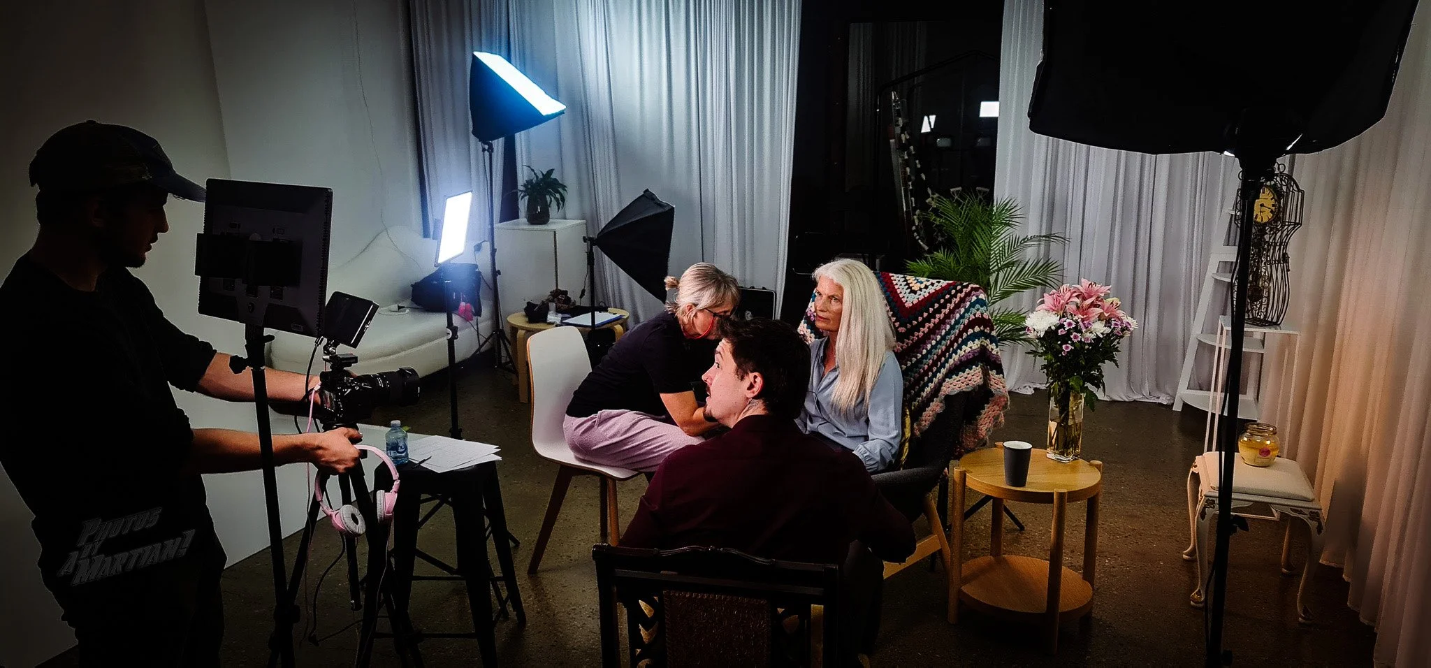 Showreel director chats on set at Ready Set Snap with Isabelle Faure, Dan Beaumont & Seamus Halligan. Photo Mars Que