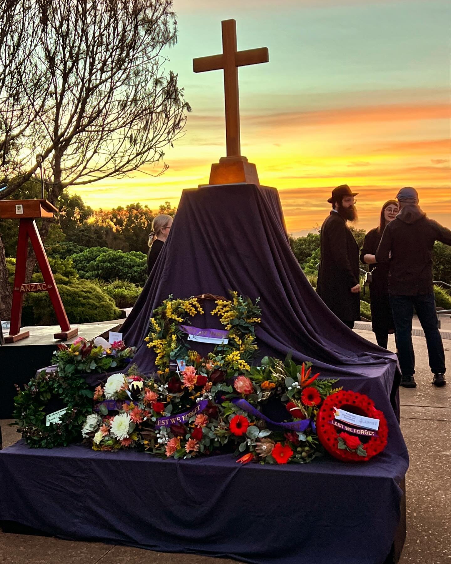 Wonderful community support today for all of the ANZAC Day commemorative events organised by the Buderim War Memorial Community Association. 🙏🙏🙏

It all started with the Dawn Service and a huge crowd in Buderim Village Park. 

Long may we remember