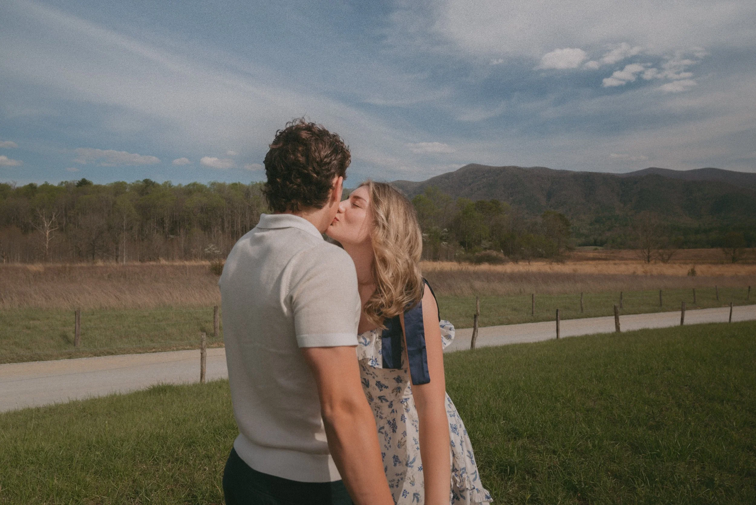 cades_cove_smokymountain_couples-4.JPG