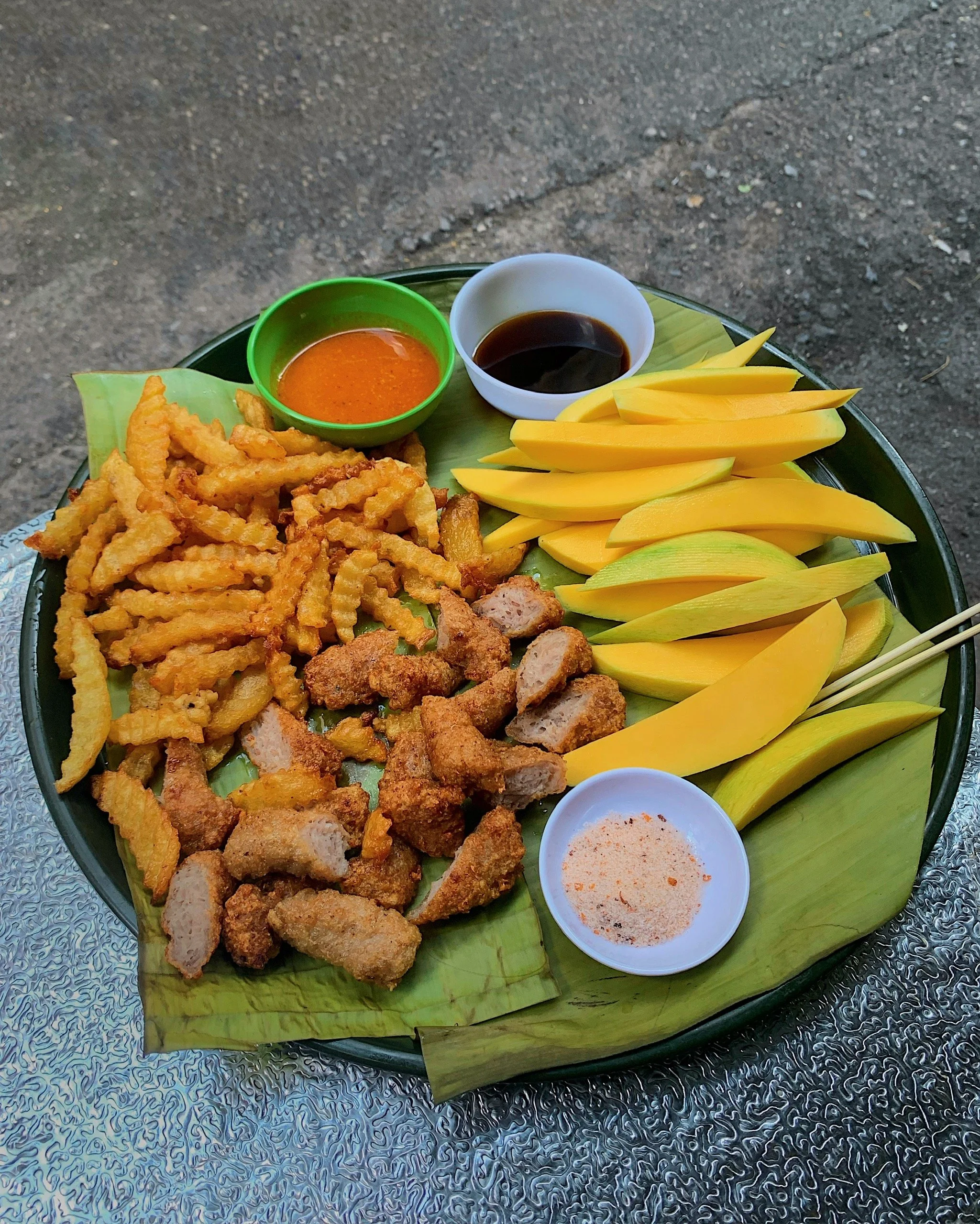 Truy tìm hàng Nem chua rán ngon nhất ngõ Tạm Thương — Ninh Tito - Food ...