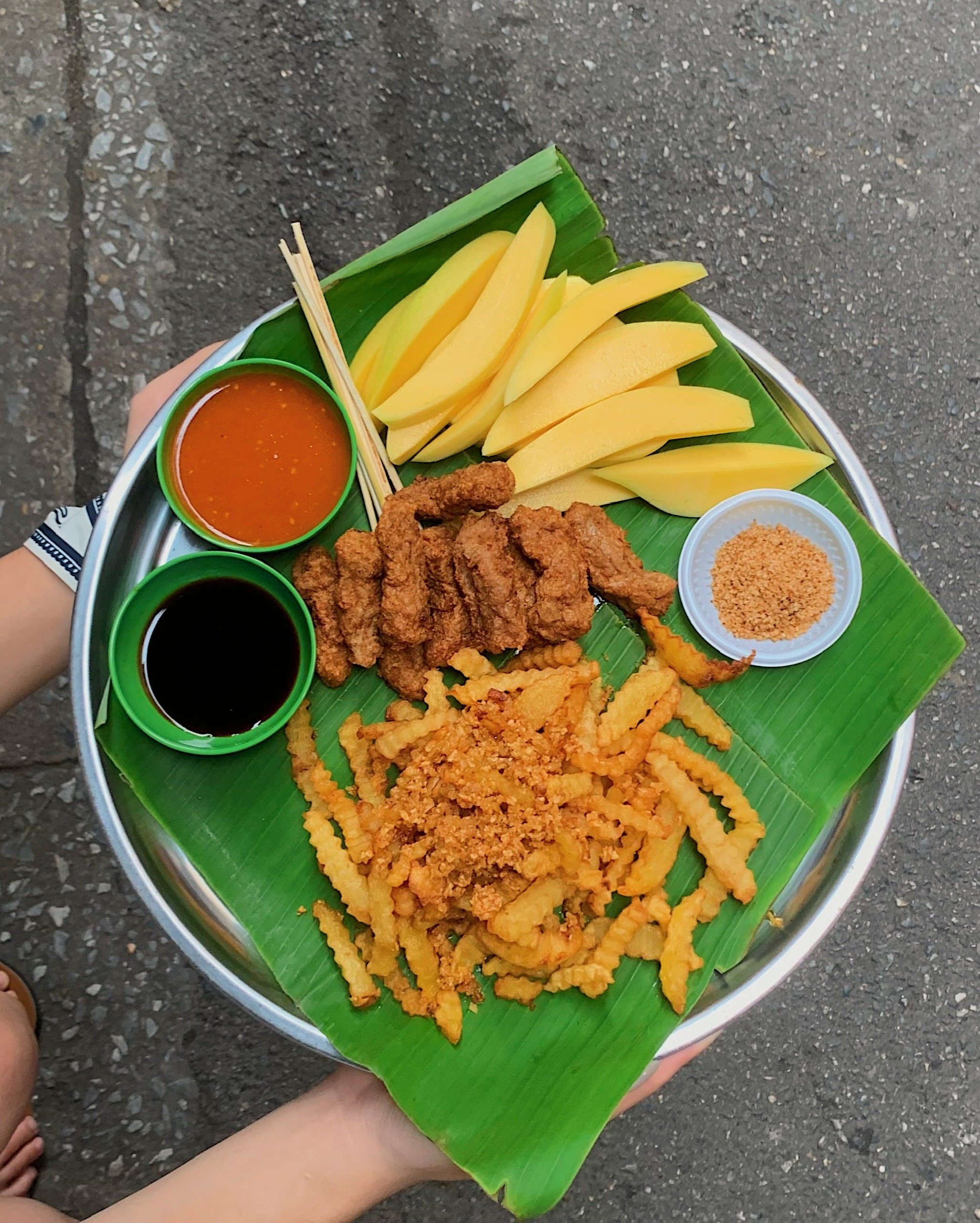 Truy tìm hàng Nem chua rán ngon nhất ngõ Tạm Thương — Ninh Tito - Food ...