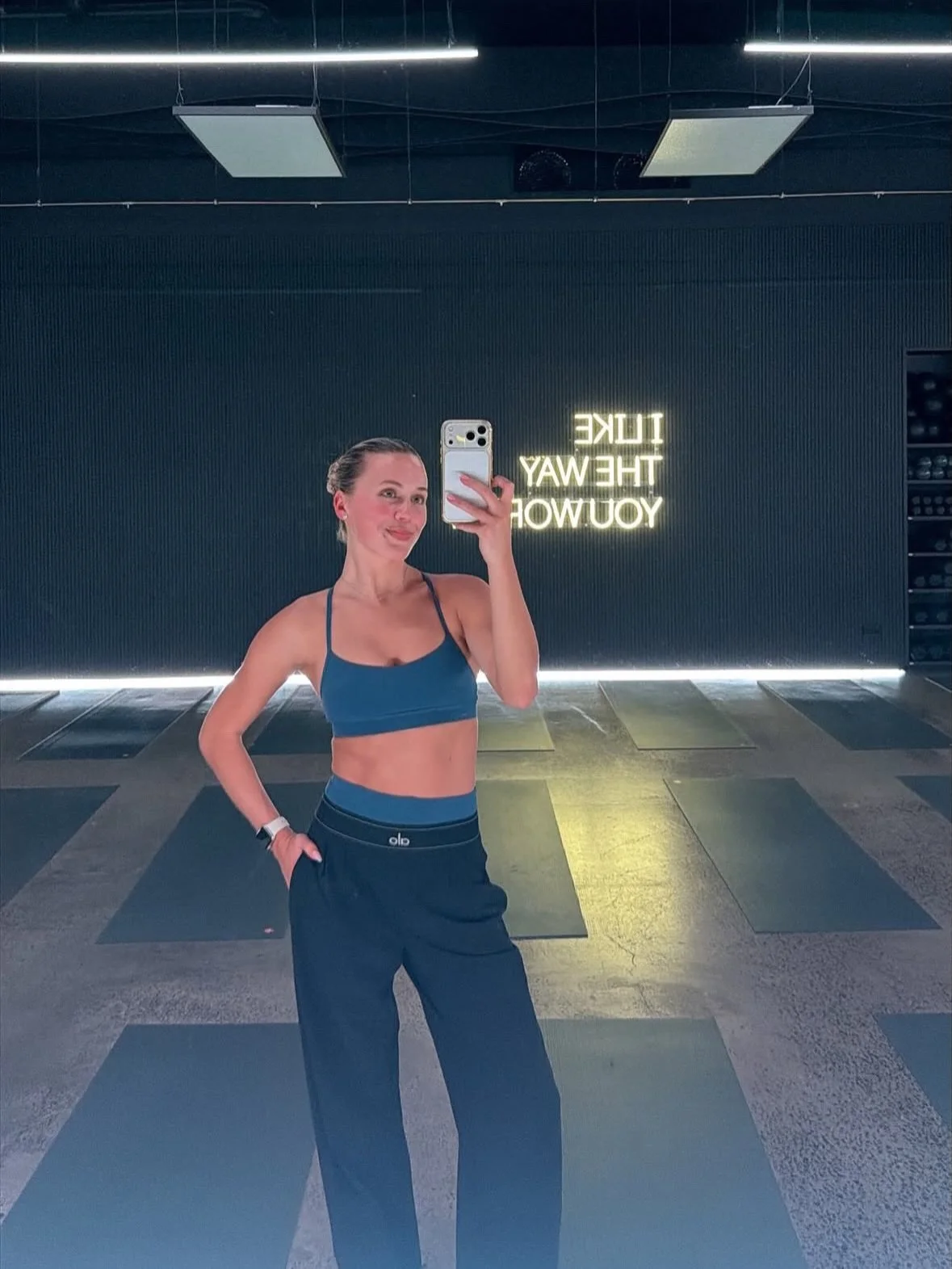 Our community in July - Mirror Selfie Edition ✨✨