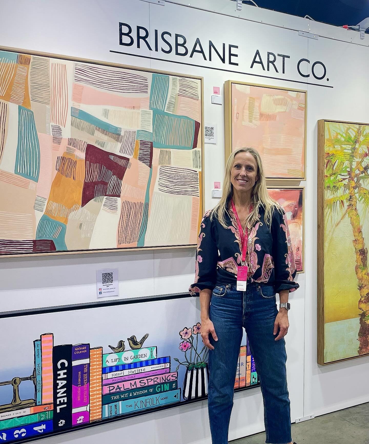 Day three 💛💫 

A beautiful Saturday ahead - love to see you! Come and find our collective in booth C5 @brisbaneartco with my amazing team and inspiration @michelle_sparks_art and @kerryrushtonart 💜

Today open until 5pm  xx