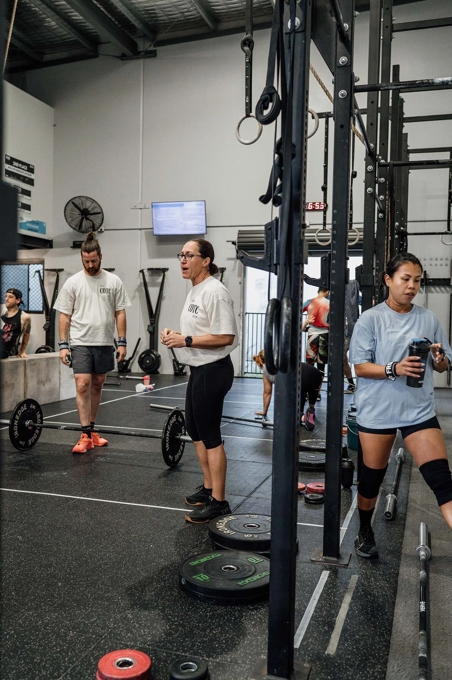 Coach Lisa running through the workout brief at CrossFit TARIS in Brisbane.