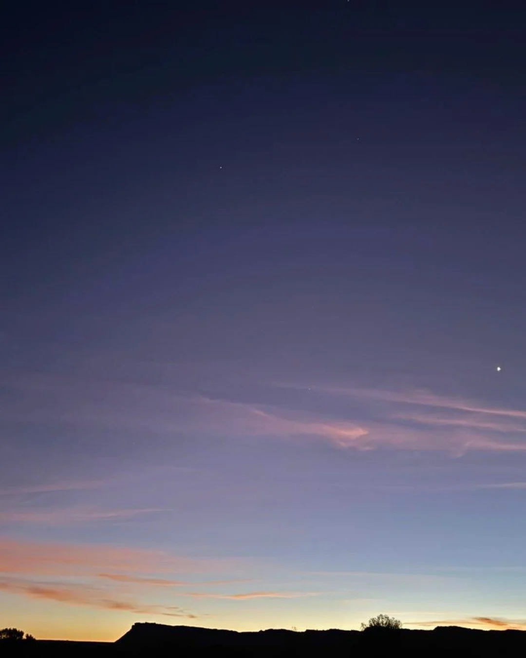 Moments like these remind me that beauty doesn&rsquo;t need to be loud.

Just the quiet rise of a star, the soft hush of light brushing clouds, the sky telling stories in colour and calm.

Each photo taken just minutes apart&hellip; and yet, an e