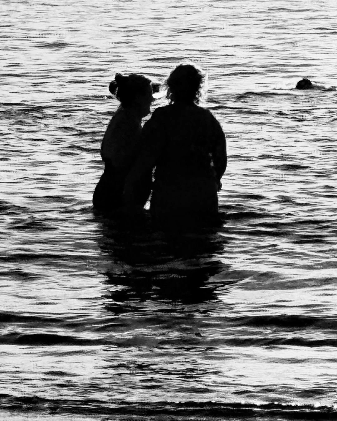 A beautiful Sunday 🤍

There is something about standing in the water with someone you love.

No rush. No agenda. Just being there together.

The best days are often the simplest ones. A swim, a conversation, a shared silence, the feeling of th