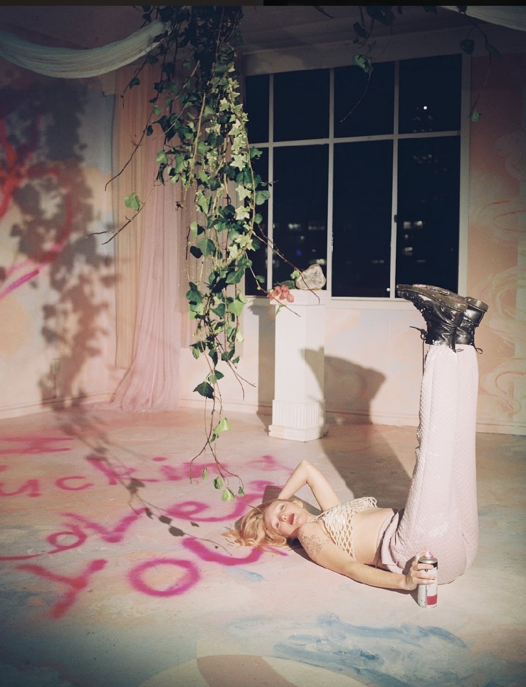 Performance art “I FUCKING LOVE YOU”
Painted and performed by Rosa Rowan at her creative studio The Peach Palace shot by Crystal Chen
