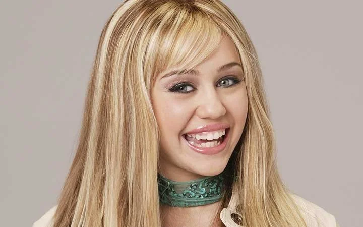 Miley Cyrus - Fender Guitar