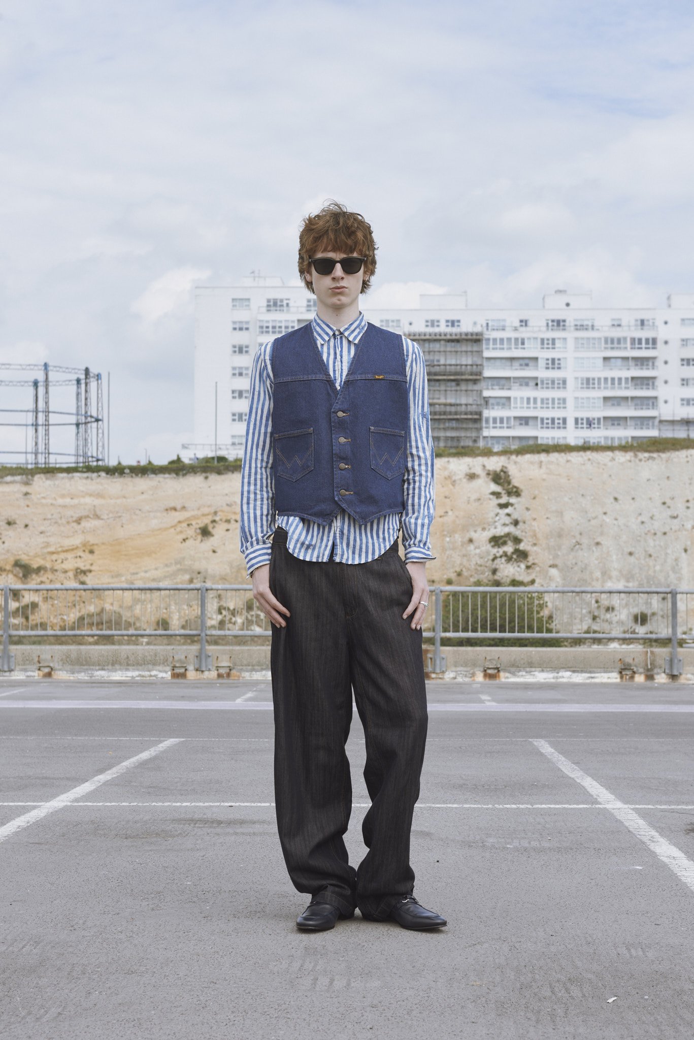 https://www.vingtseptmagazine.com/post/editorial-boys-in-brighton
