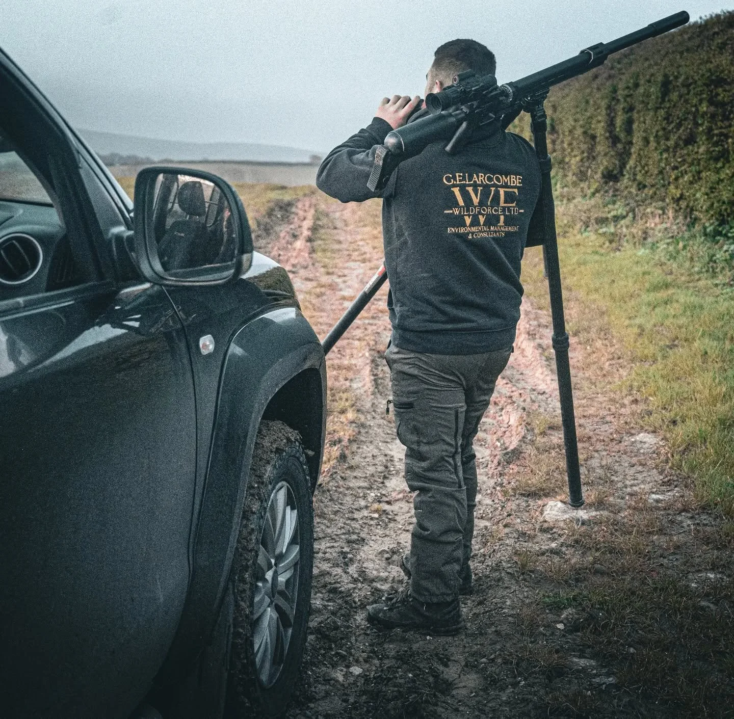 Farmland Rabbit control 🐇

@fxairguns Dynamic 25cal FAC on a @sunwayfoto.official Tripod 🔥 - @opticsworlduk

Wearing the @arbortecfw Breatheflex Pro Trousers

#rabbitcontrol #pestcontrol #contractors #consultancy #ARBORTEC